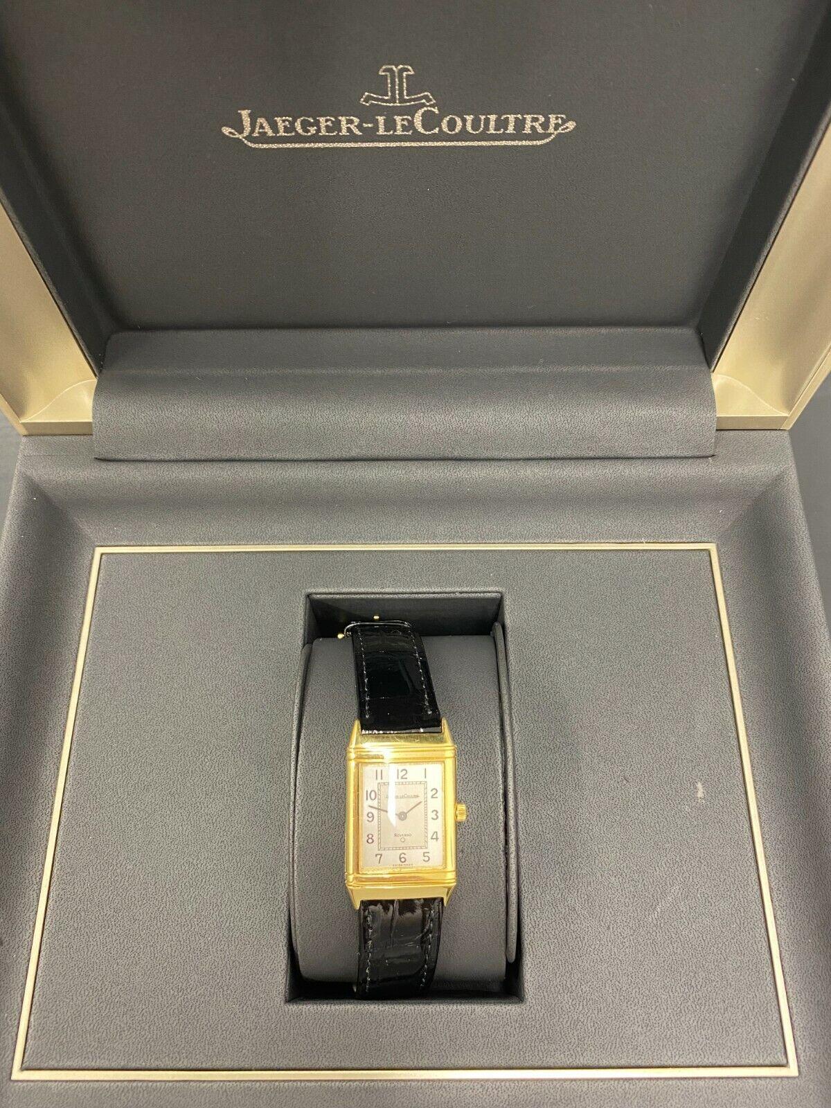 Unisex Jaeger-Le Coultre Reverso Classique Watch S18421 in 18ct Yellow Gold For Sale 4