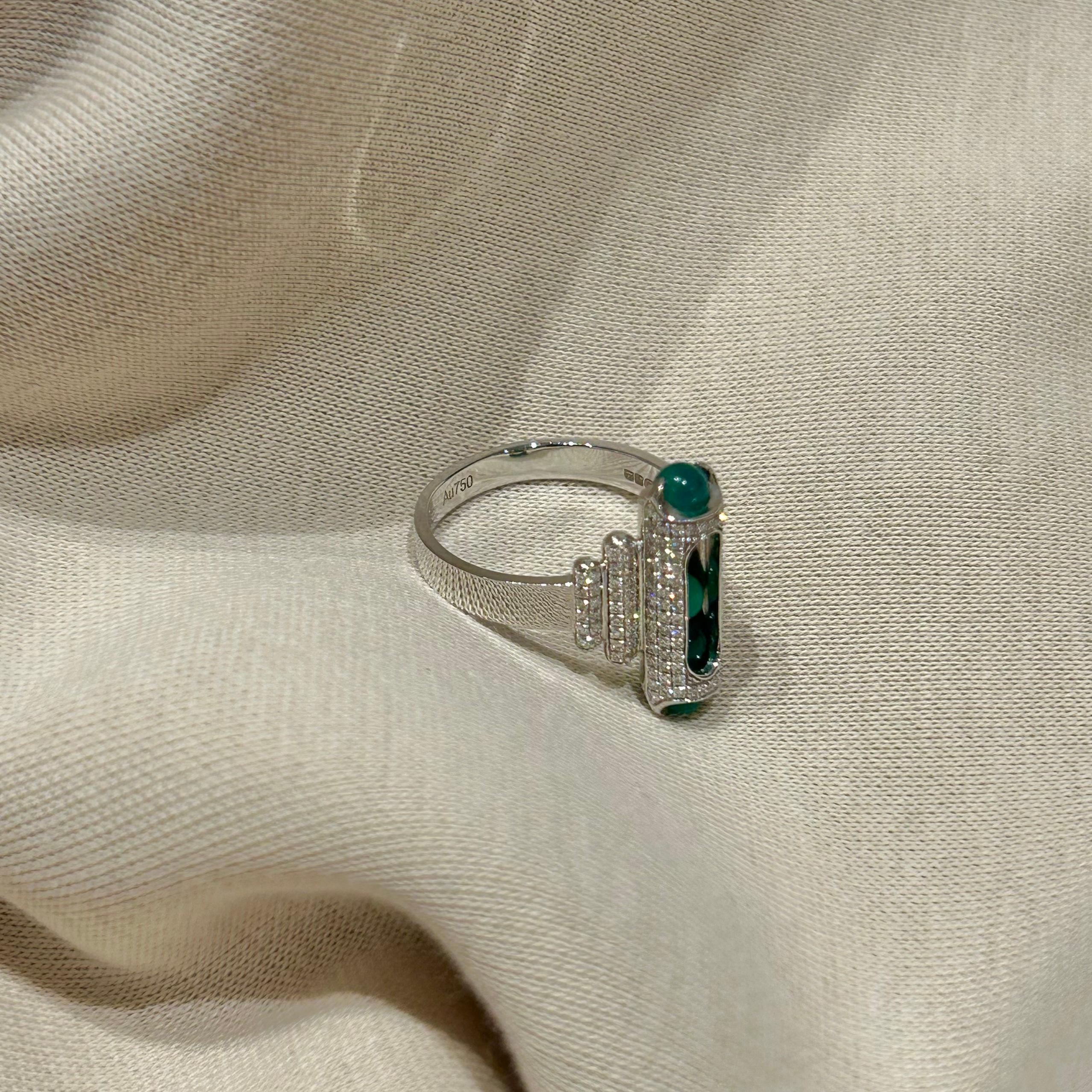 Brilliant Cut Unisex Melody Cocktail Ring 18 Karat White Gold Pave Diamonds Green Chalcedony For Sale