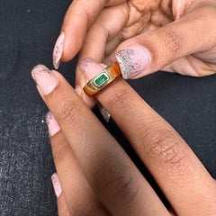 Unisex Natural Baguette Cut Emerald May Birthstone Ring in 18k Yellow Gold