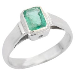 Unisex Natural Emerald Solitaire Ring Handcrafted in .925 Sterling Silver