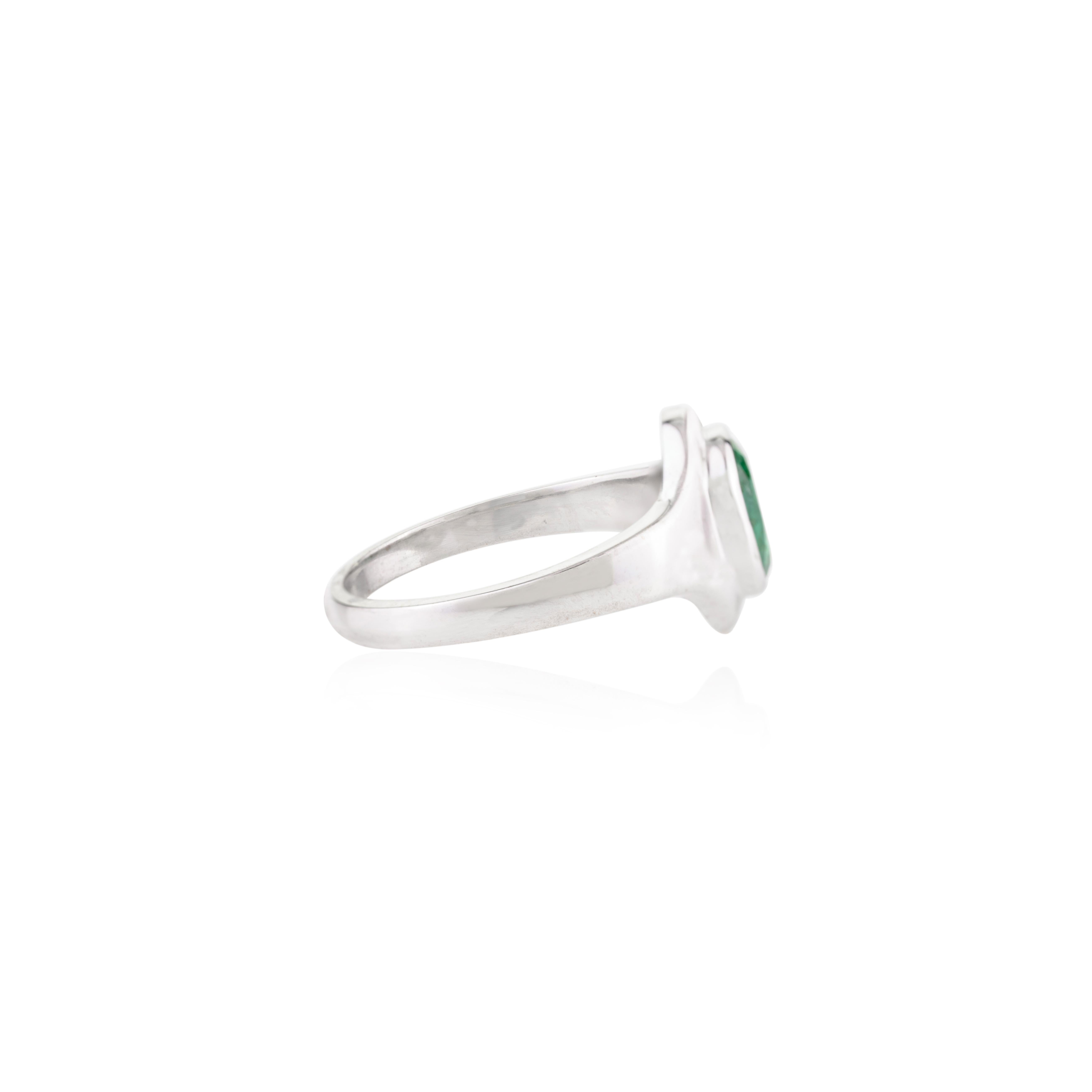 For Sale:  Unisex Oval Emerald Wedding Ring Gift for Him in 18k Solid White Gold 3