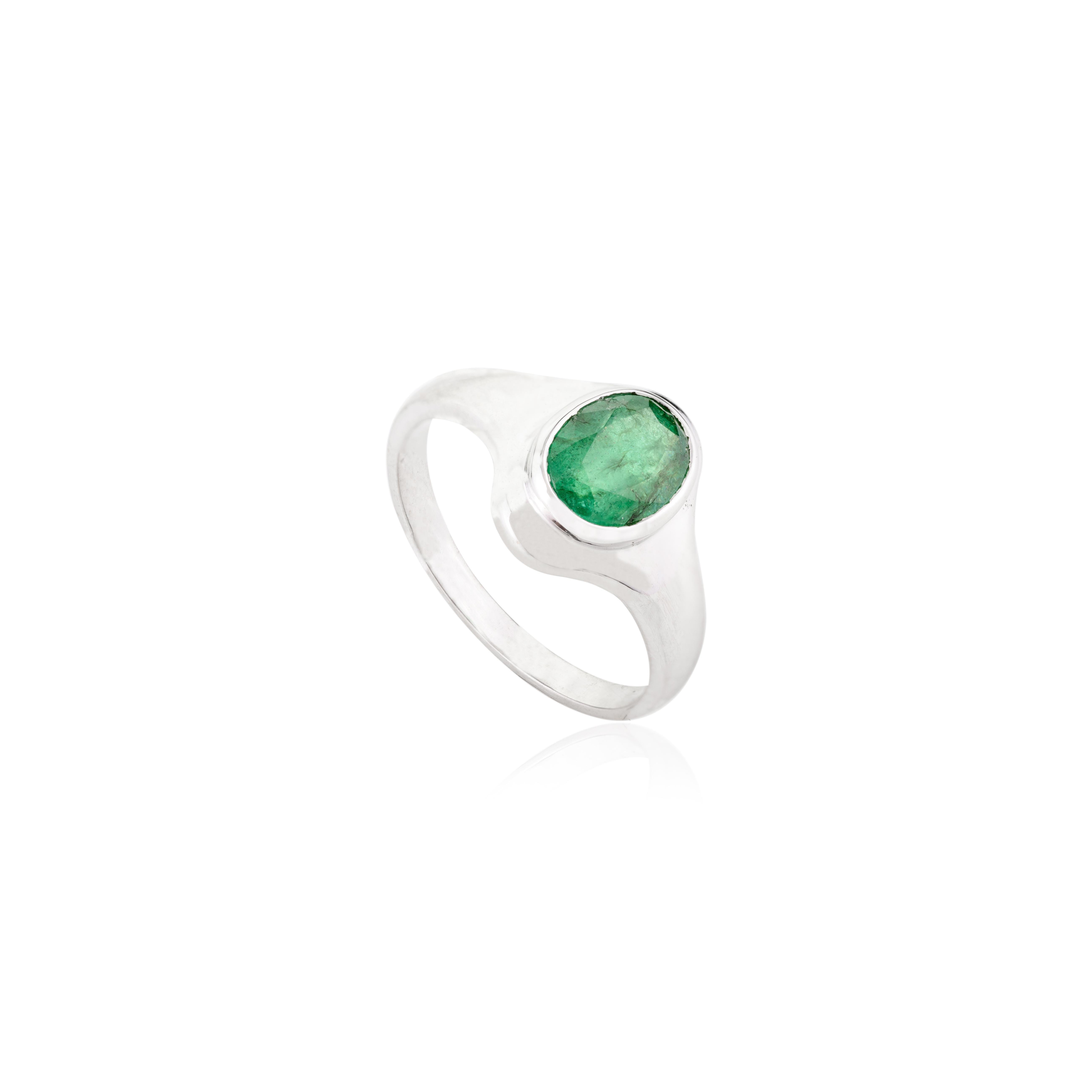 For Sale:  Unisex Oval Emerald Wedding Ring Gift for Him in 18k Solid White Gold 8