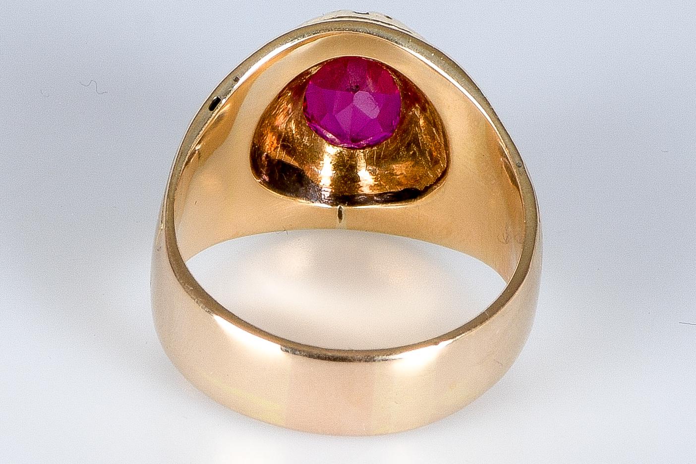 Unisex Ruby Chevalière ring For Sale 1