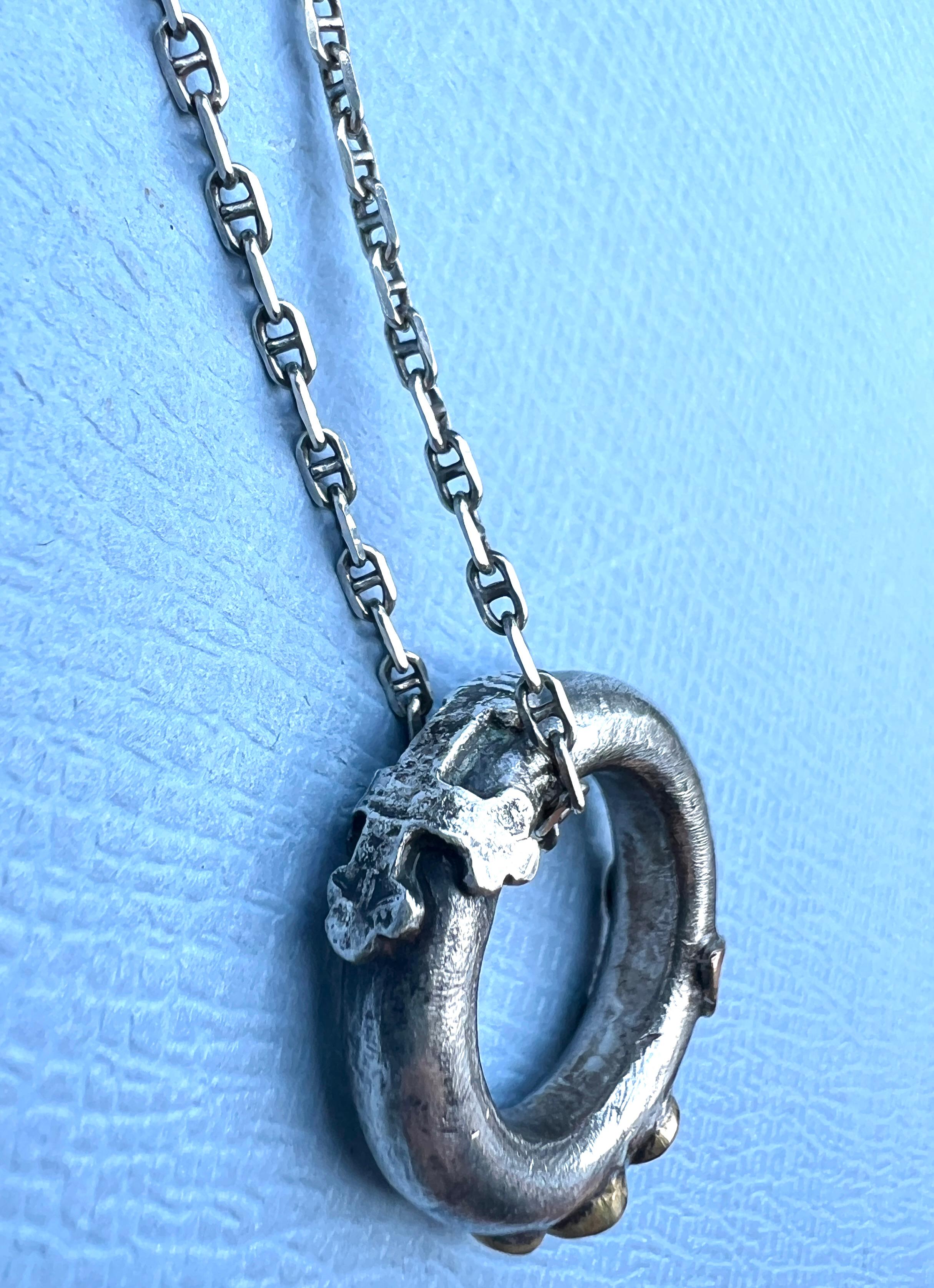 Taglio brillante Anello unisex d'argento a catena di quarzo fumé Croce d'argento con trifoglio in vendita