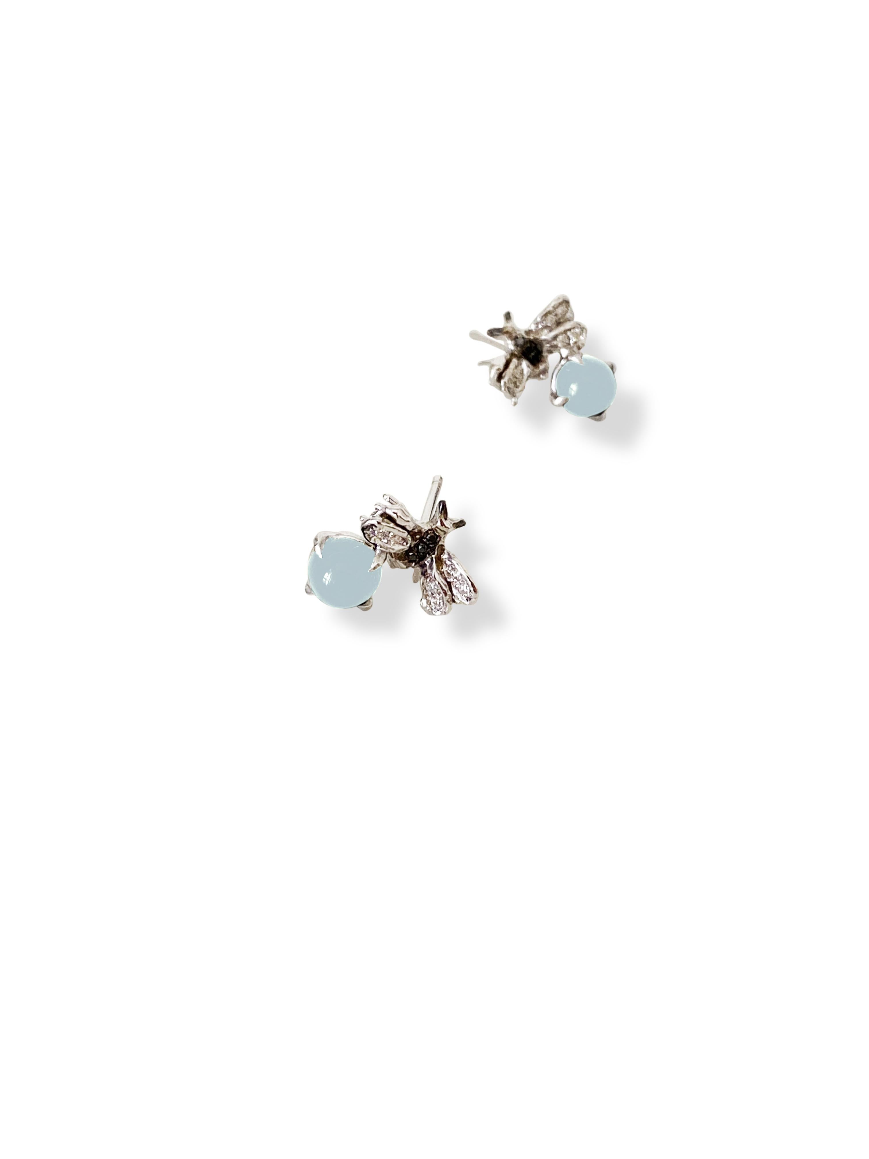 Unisex Small 18K White Gold 2, 16 Carats Aquamarine Diamonds Bees Stud Earrings For Sale 5