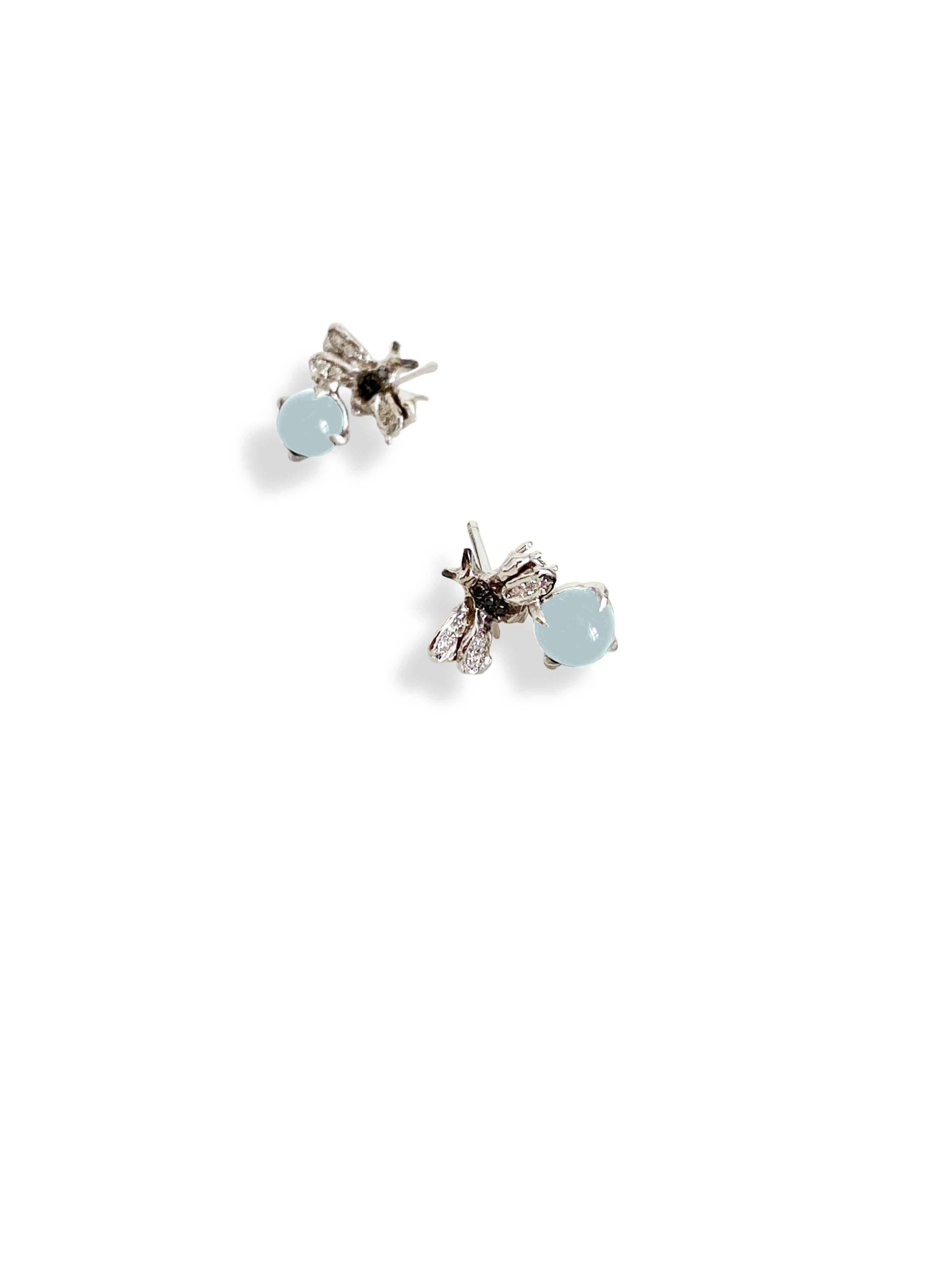 Unisex Small 18K White Gold 2, 16 Carats Aquamarine Diamonds Bees Stud Earrings For Sale 6