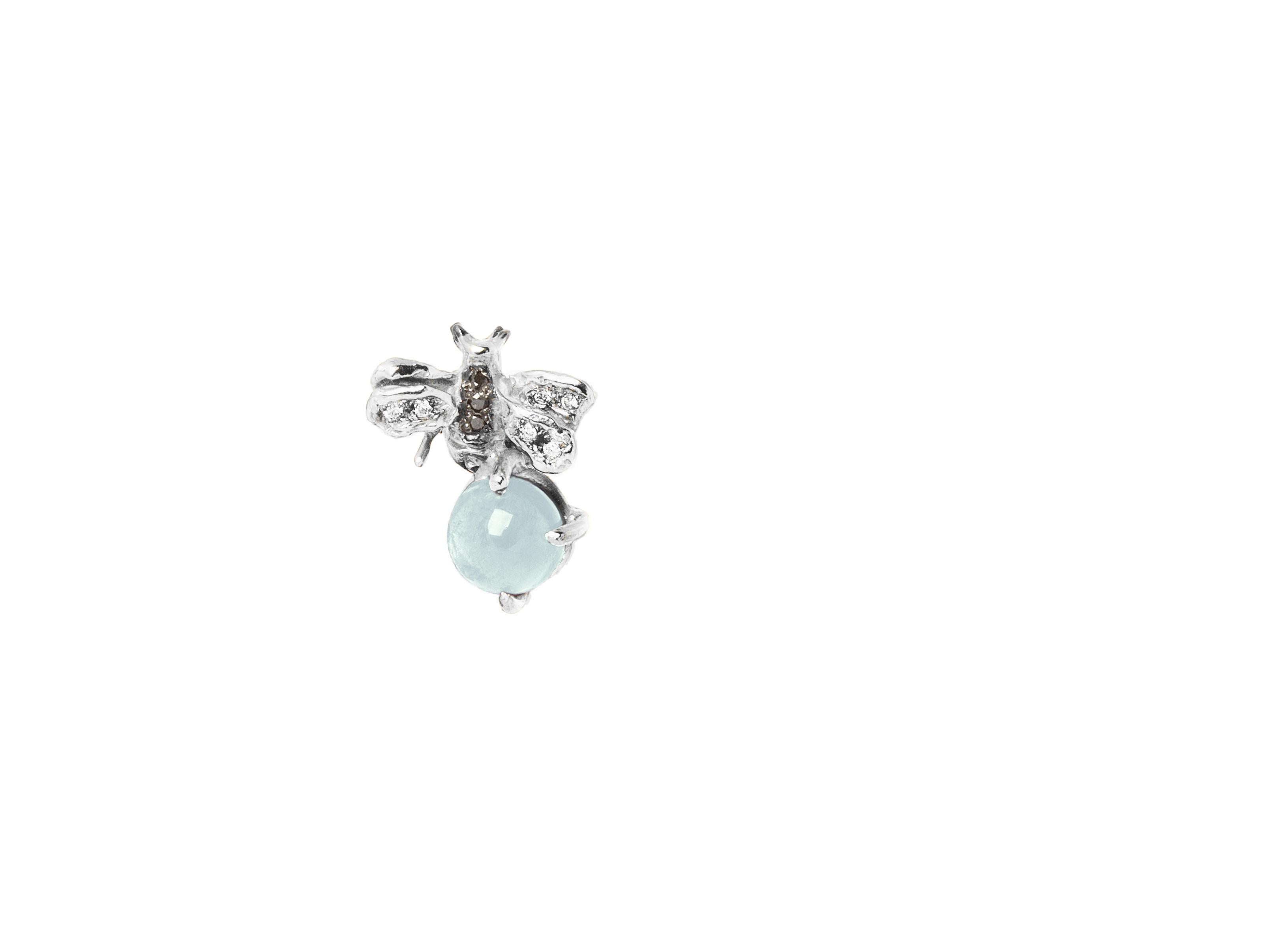 Brilliant Cut Unisex Small 18K White Gold 2, 16 Carats Aquamarine Diamonds Bees Stud Earrings For Sale