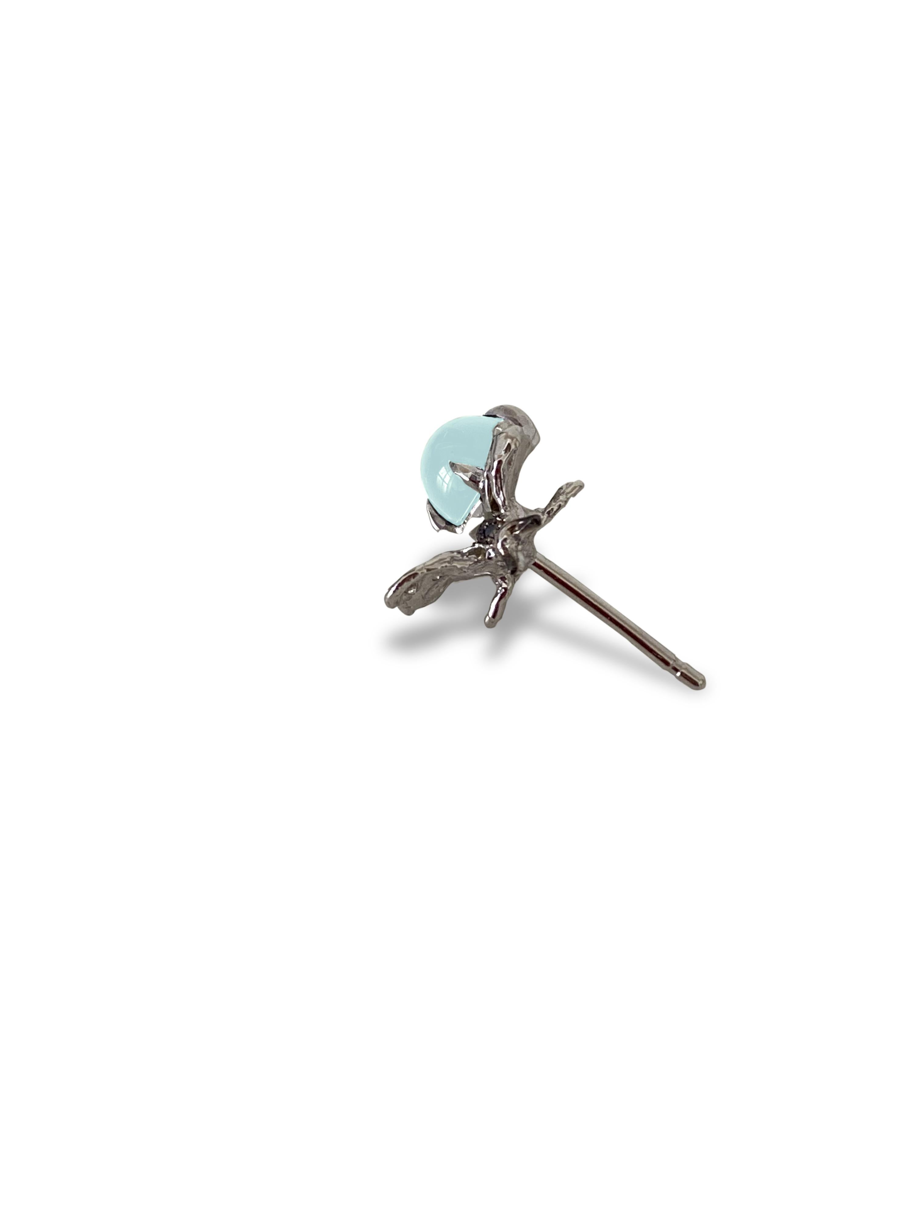 Unisex Small 18K White Gold 2, 16 Carats Aquamarine Diamonds Bees Stud Earrings For Sale 1