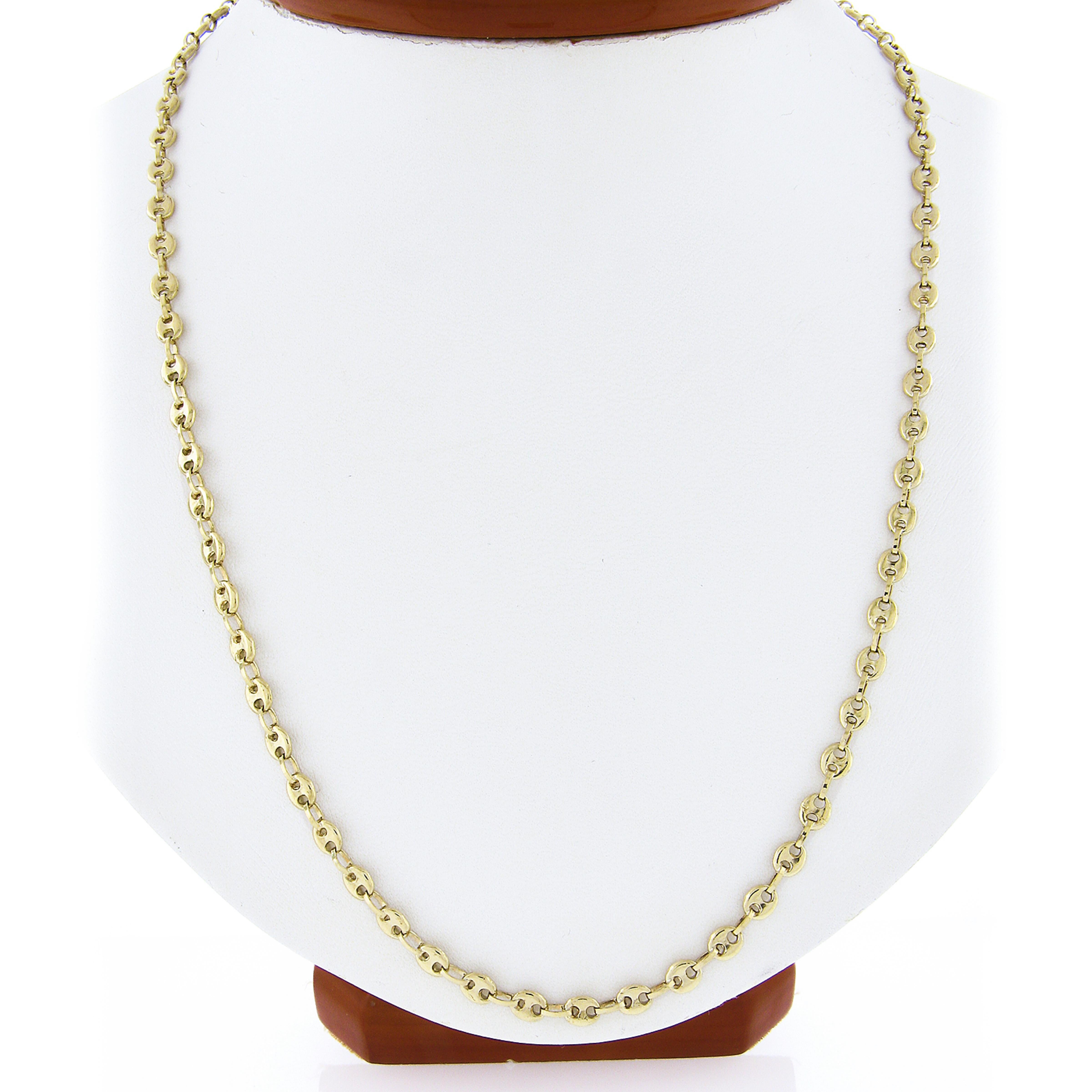 Here we have very well made vintage unisex mariner link chain necklace that was crafted in from solid 18k yellow gold. The links have a wonderful puffed & polished finish throughout granting a super attractive, and bold look on this piece. This 28.5