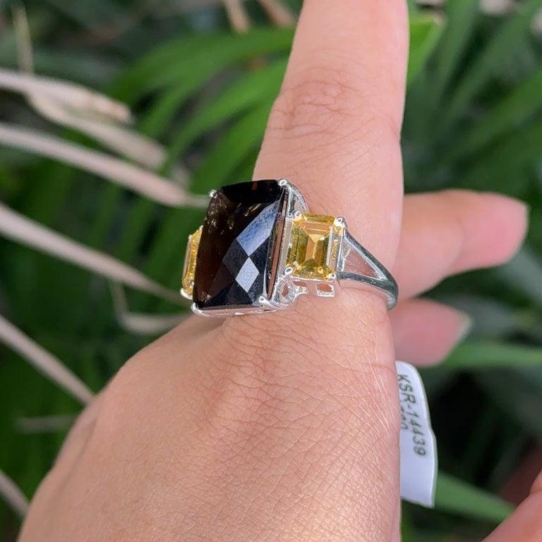 For Sale:  Unisex Three Stone Citrine Smoky Gemstone Cocktail Ring for Mother in 925 Silver 4