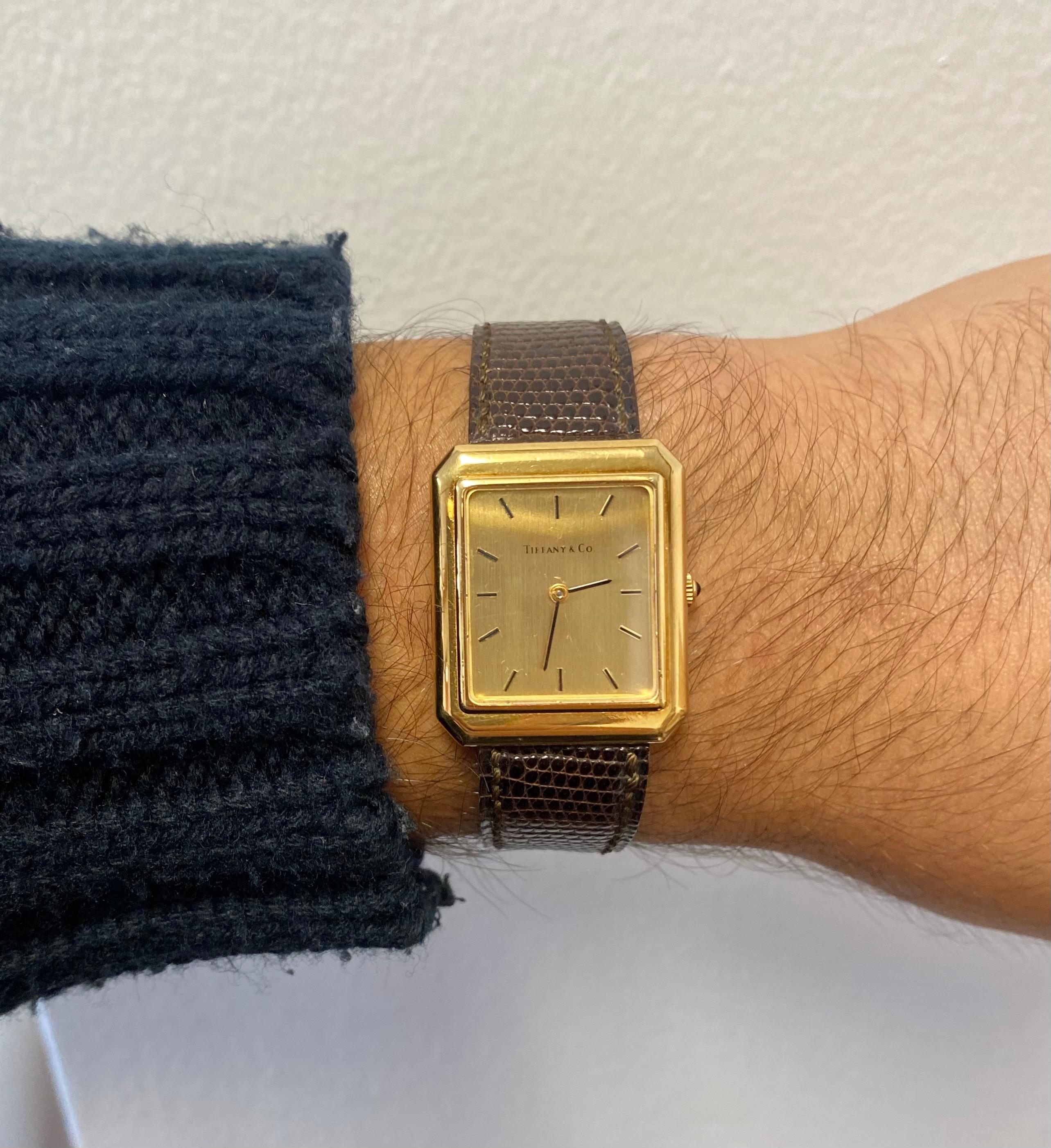 Unisex Tiffany & Co. Rechteckige Uhr aus 18 Karat Gold mit Original-Lederarmband im Angebot 5