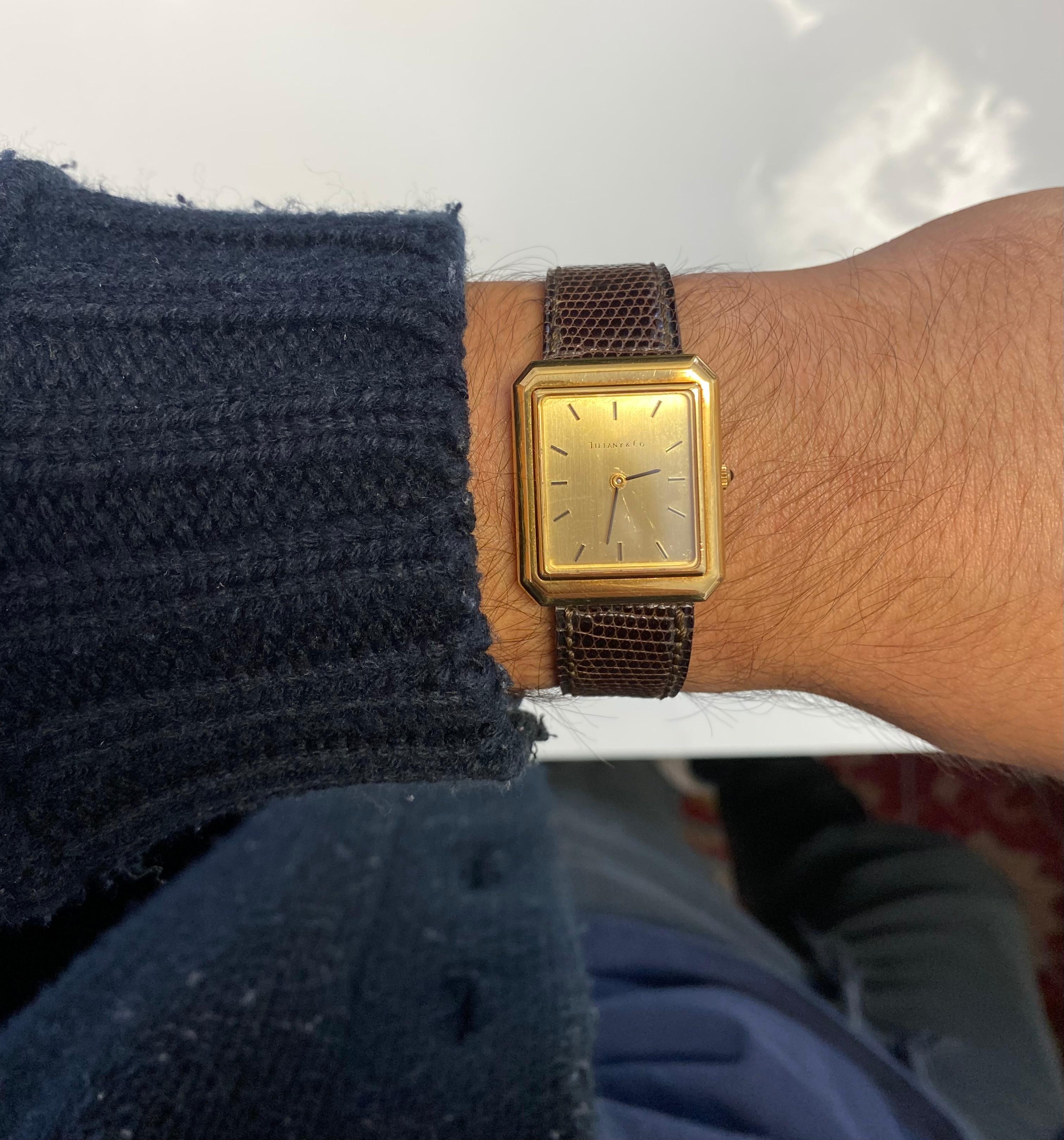 Unisex Tiffany & Co. Rechteckige Uhr aus 18 Karat Gold mit Original-Lederarmband im Angebot 6