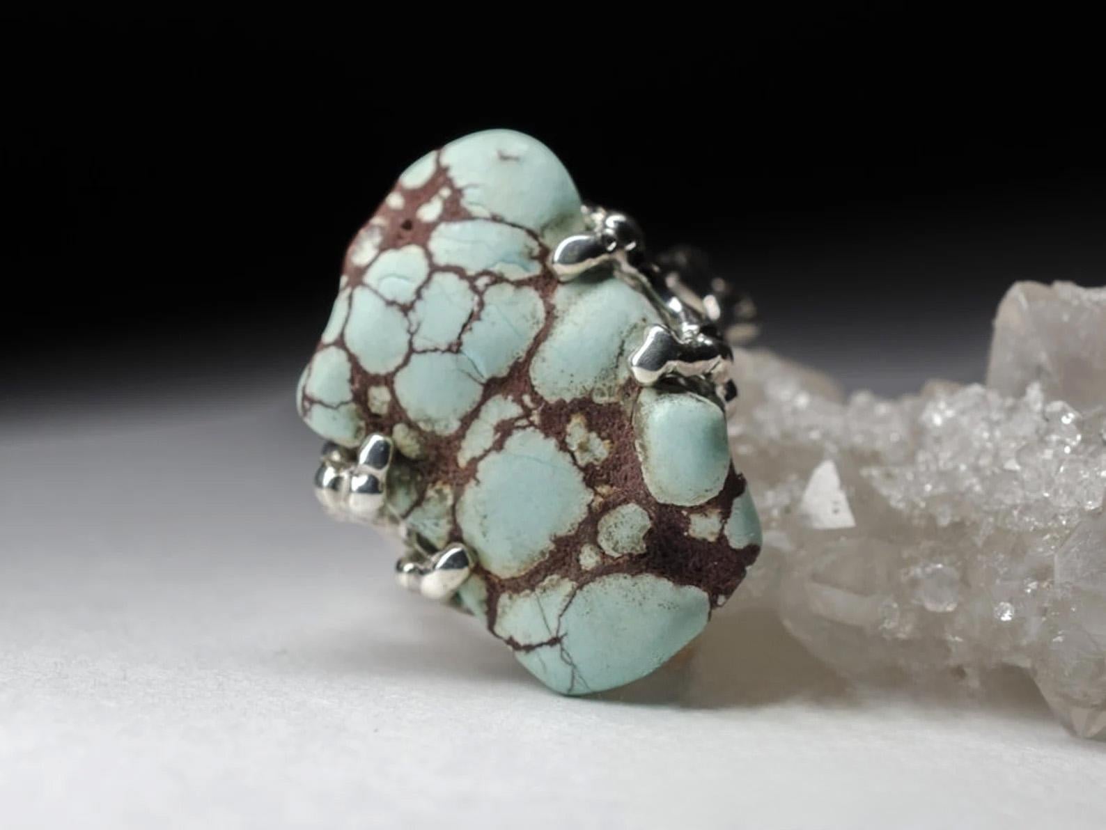 Anello unisex in argento al turchese Nature Blue Gemstone Nugget regalo turchese grezzo in vendita 4