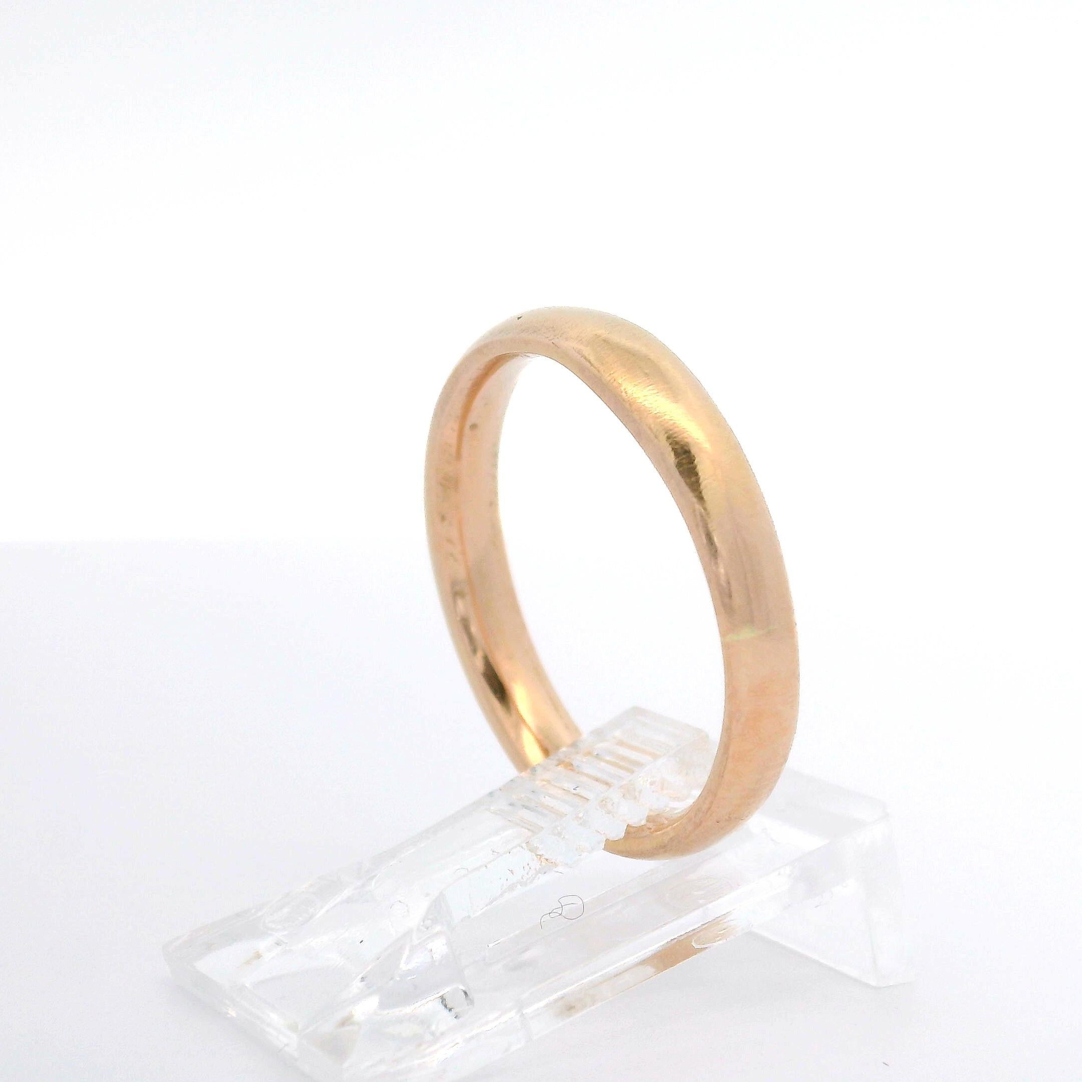 Unisex Vintage 18k Rosy Yellow Gold 3.1mm Plain Dome Polished Wedding Band Ring In condizioni buone in vendita a Montclair, NJ