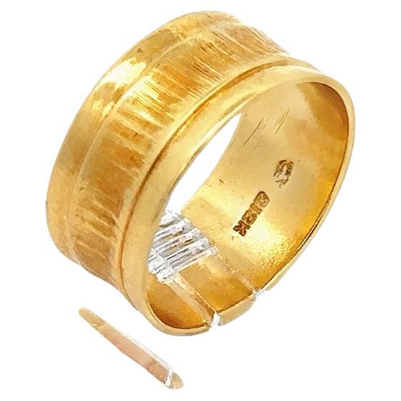 Unisex Vintage 18K Yellow Gold 9.7mm Large WIDE Concave Etched Finish Band Ring For Sale