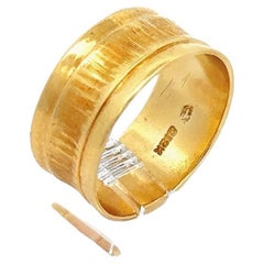 Unisex Vintage 18K Yellow Gold 9.7mm Large WIDE Concave Etched Finish Band Ring