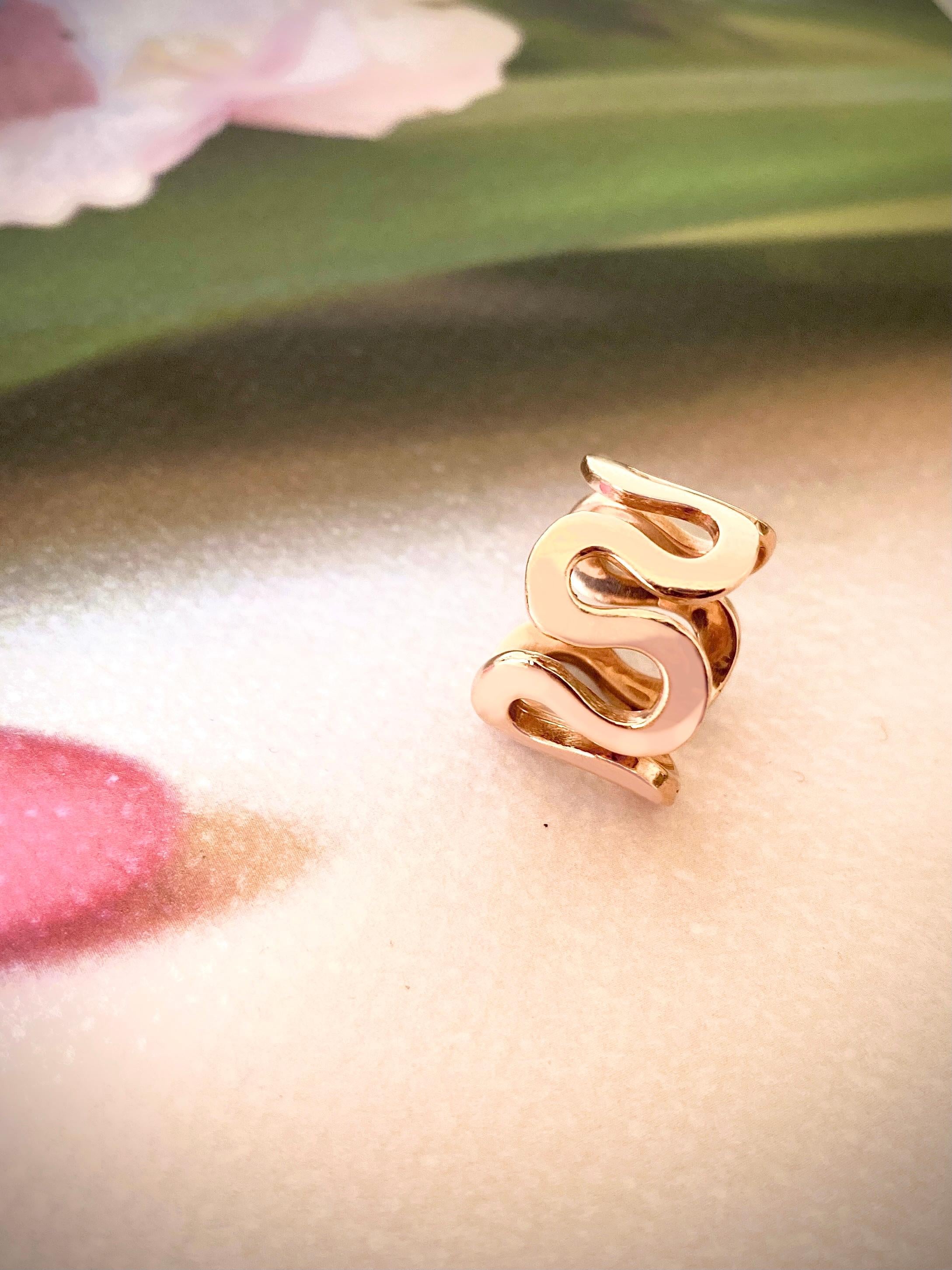 Unisex Wave 18k Rose Gold Modern Engagement Design Handcrafted Ring For Sale 2
