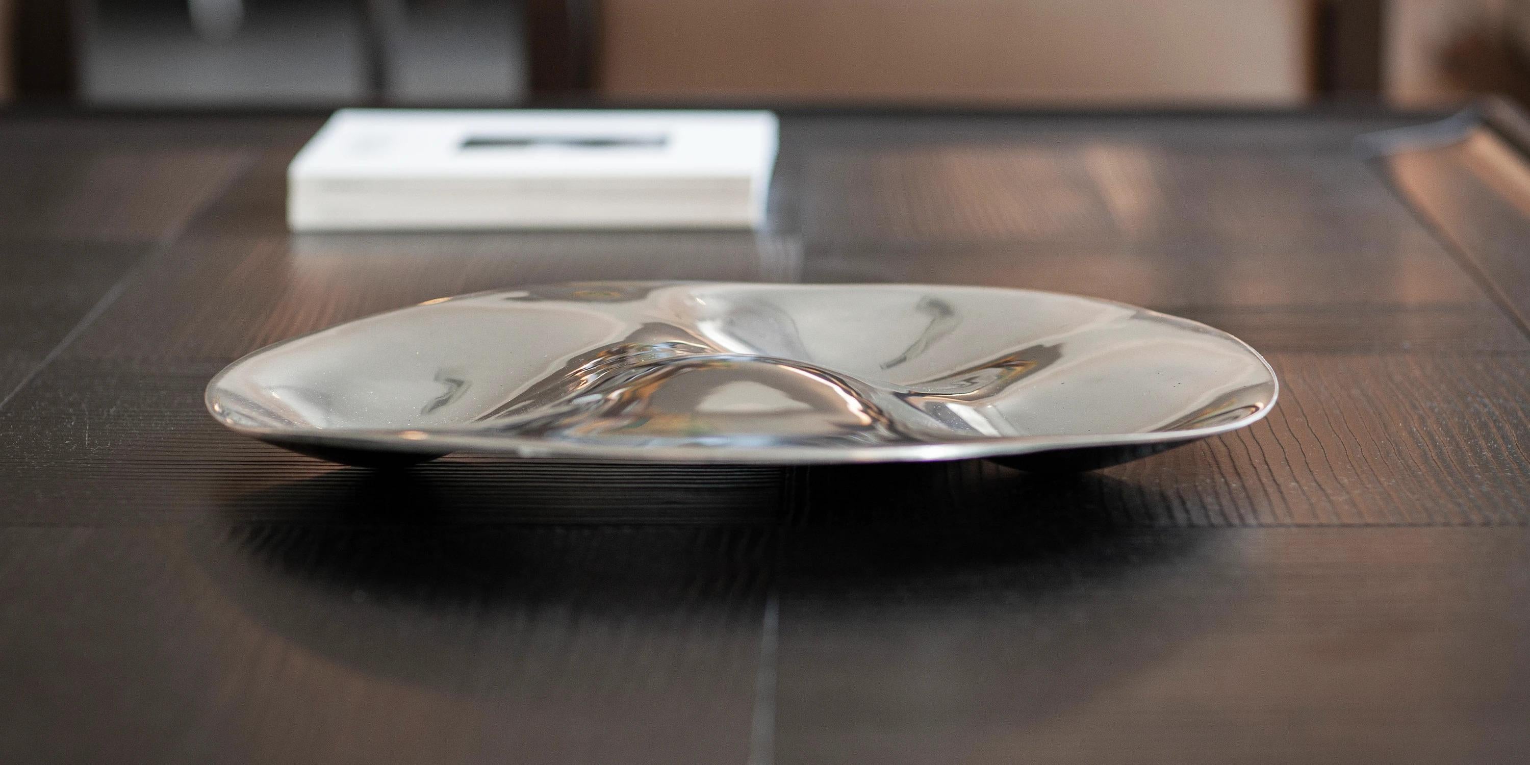 Polonais UNISM -  Grand bol en aluminium poli en vente
