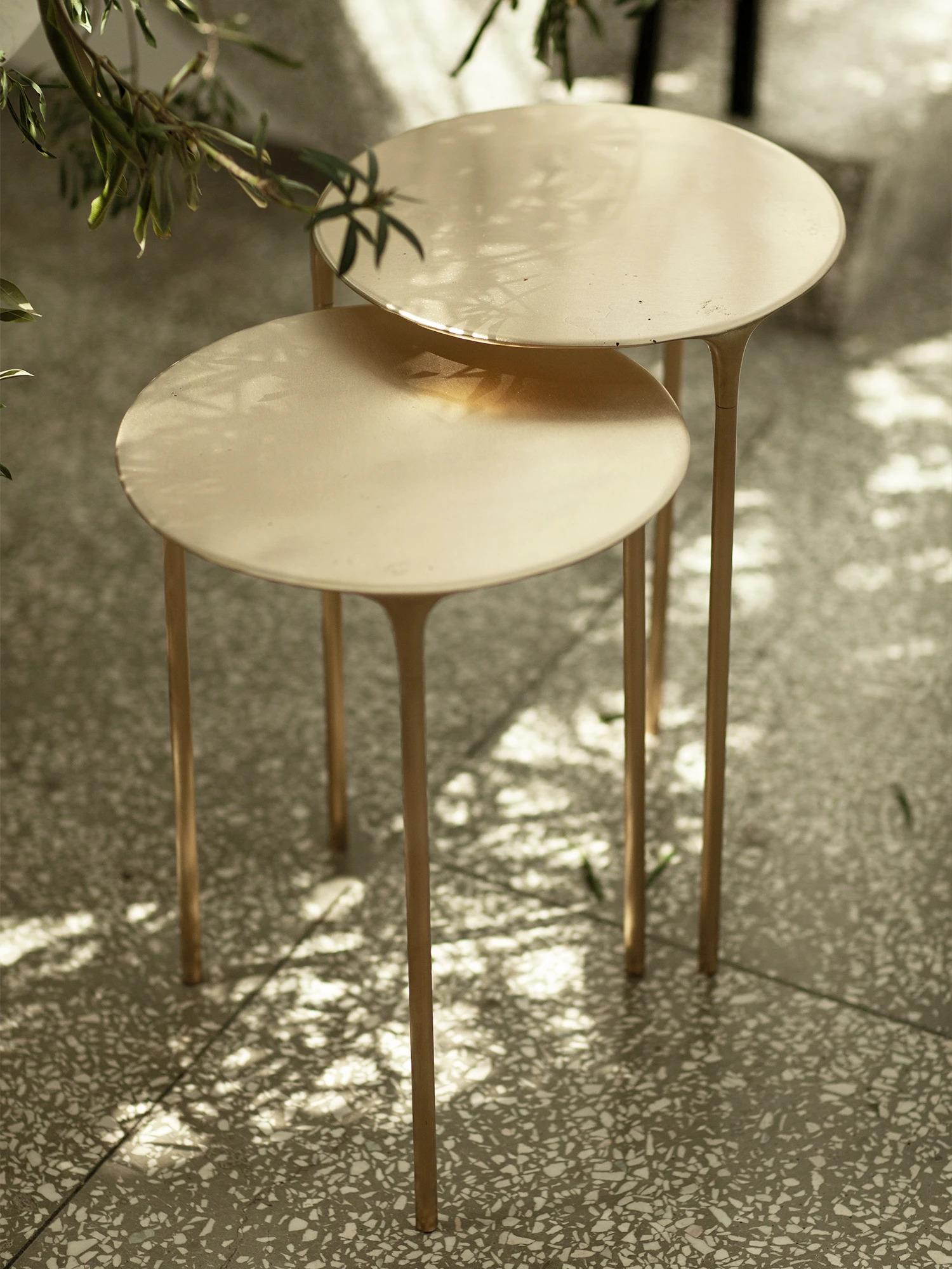 Polonais UNISM - Table basse - Laiton brossé en vente