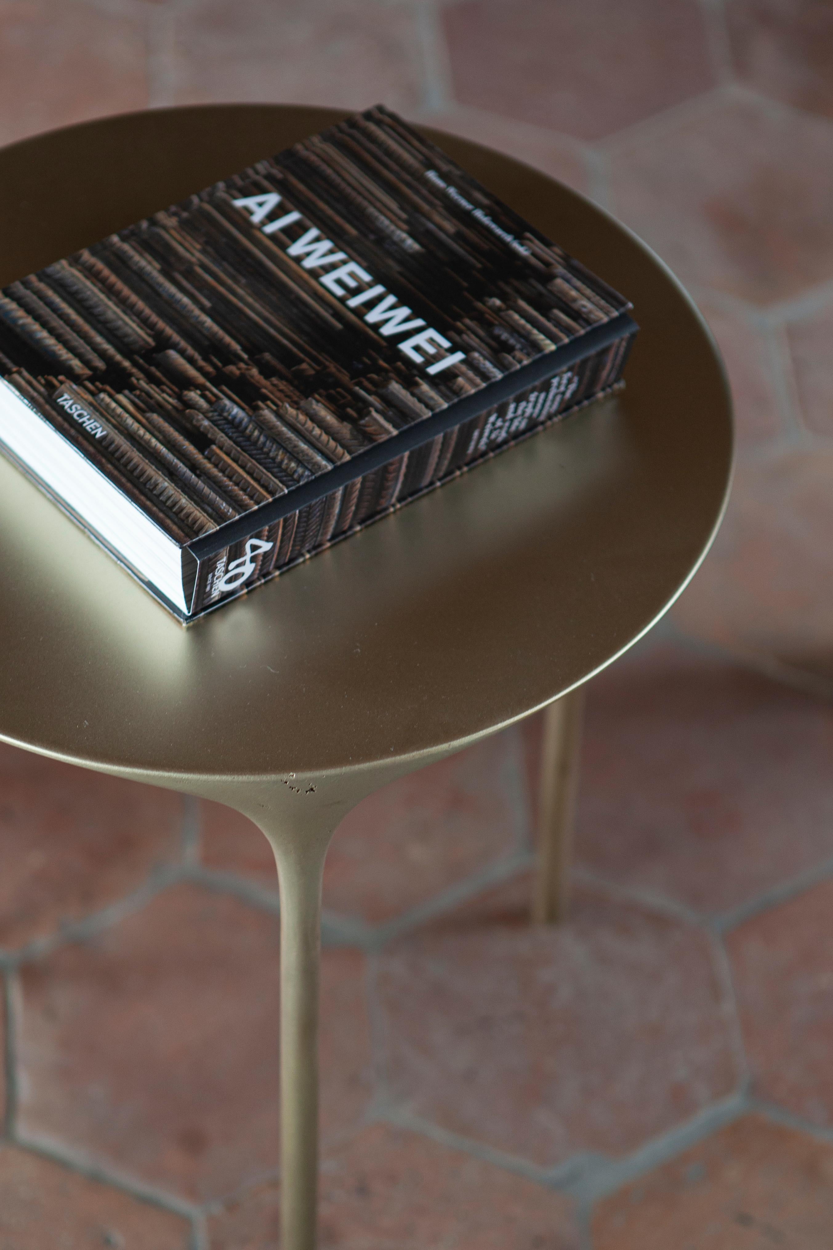 Moderne UNISM - Table basse - Laiton brossé en vente