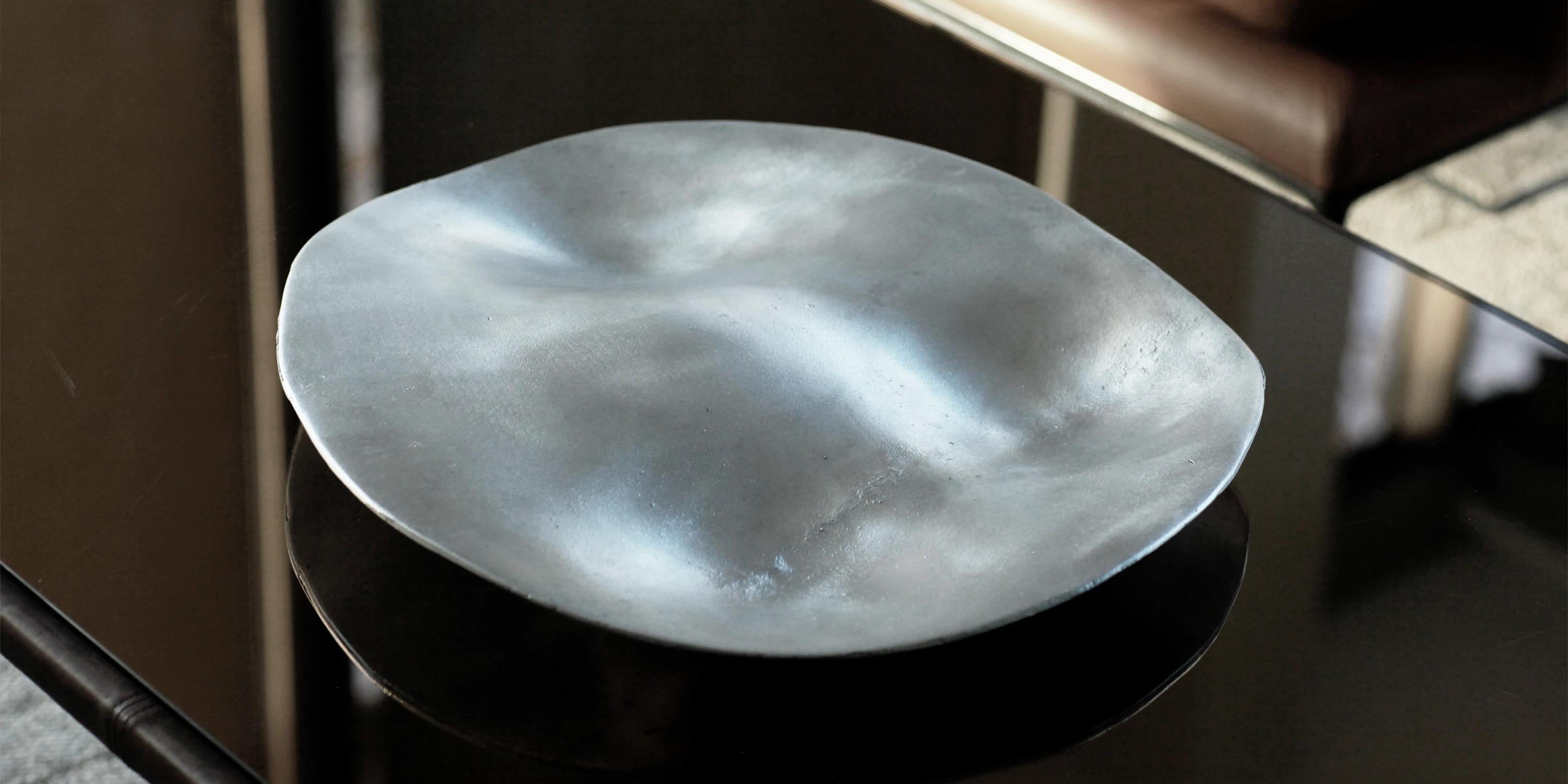 Polonais UNISM - Grand bol - Aluminium texturé en vente