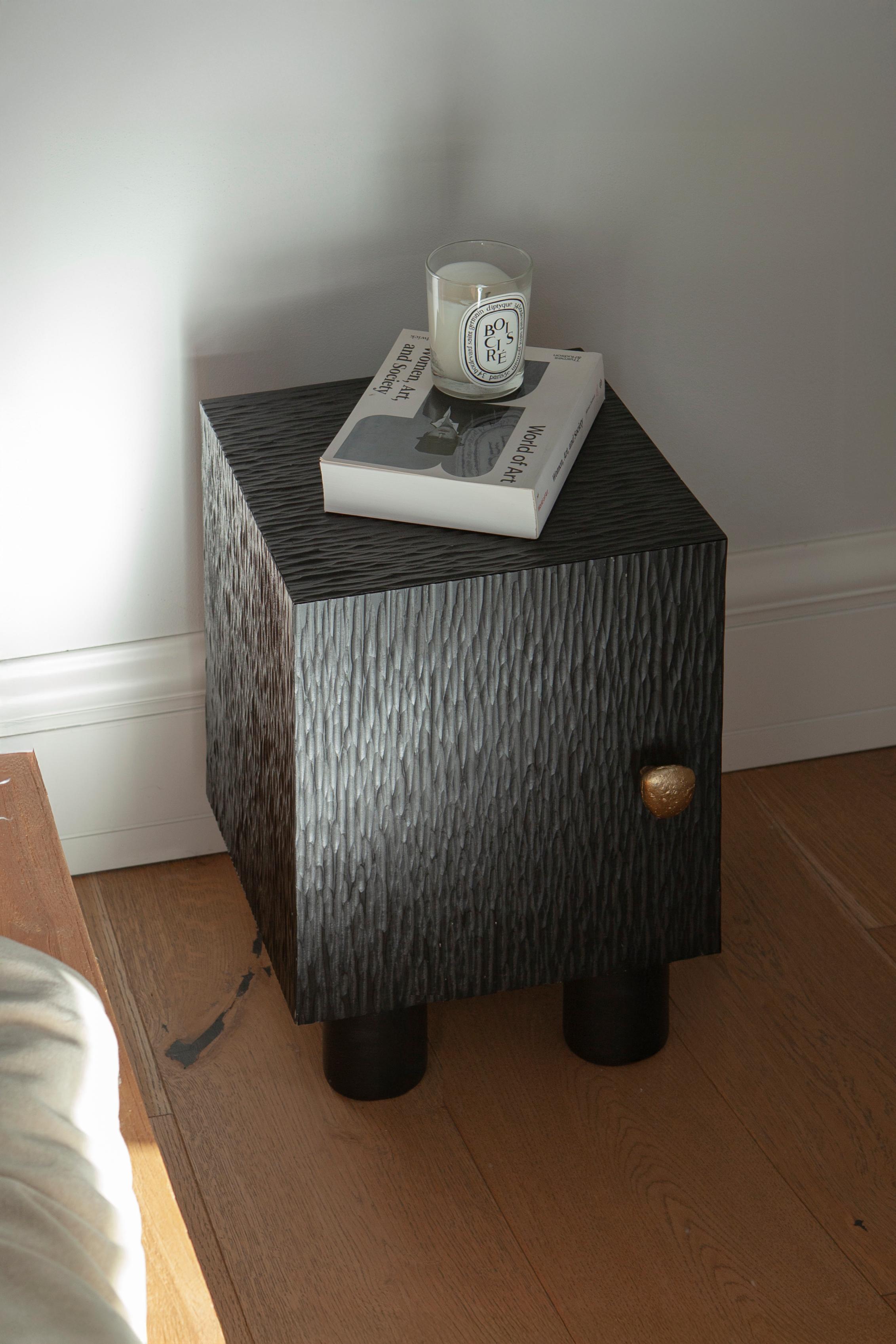 UNISM - Ensemble de tables de chevet - Frêne teinté noir en vente 5