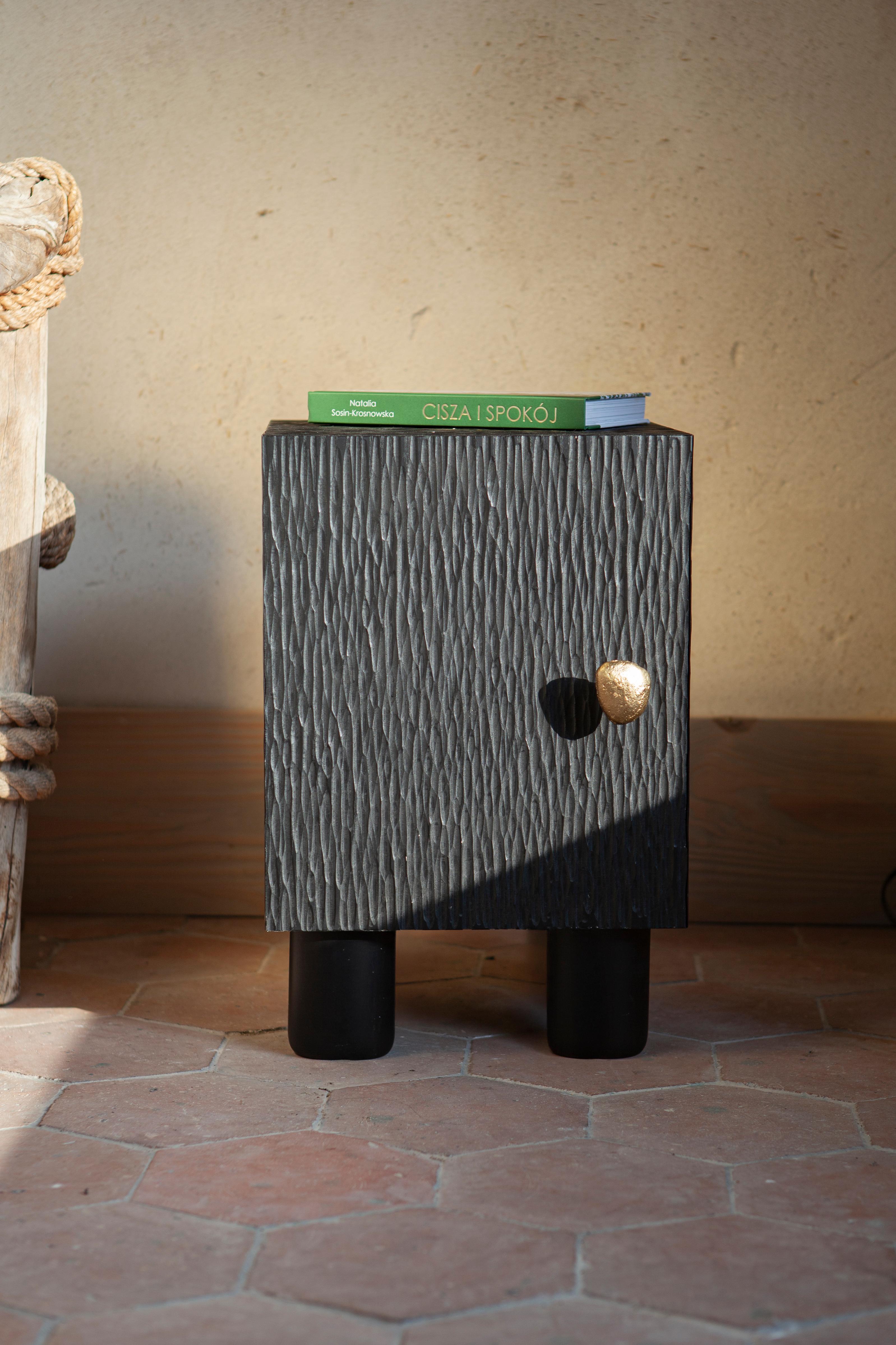 UNISM - Ensemble de tables de chevet - Frêne teinté noir en vente 11