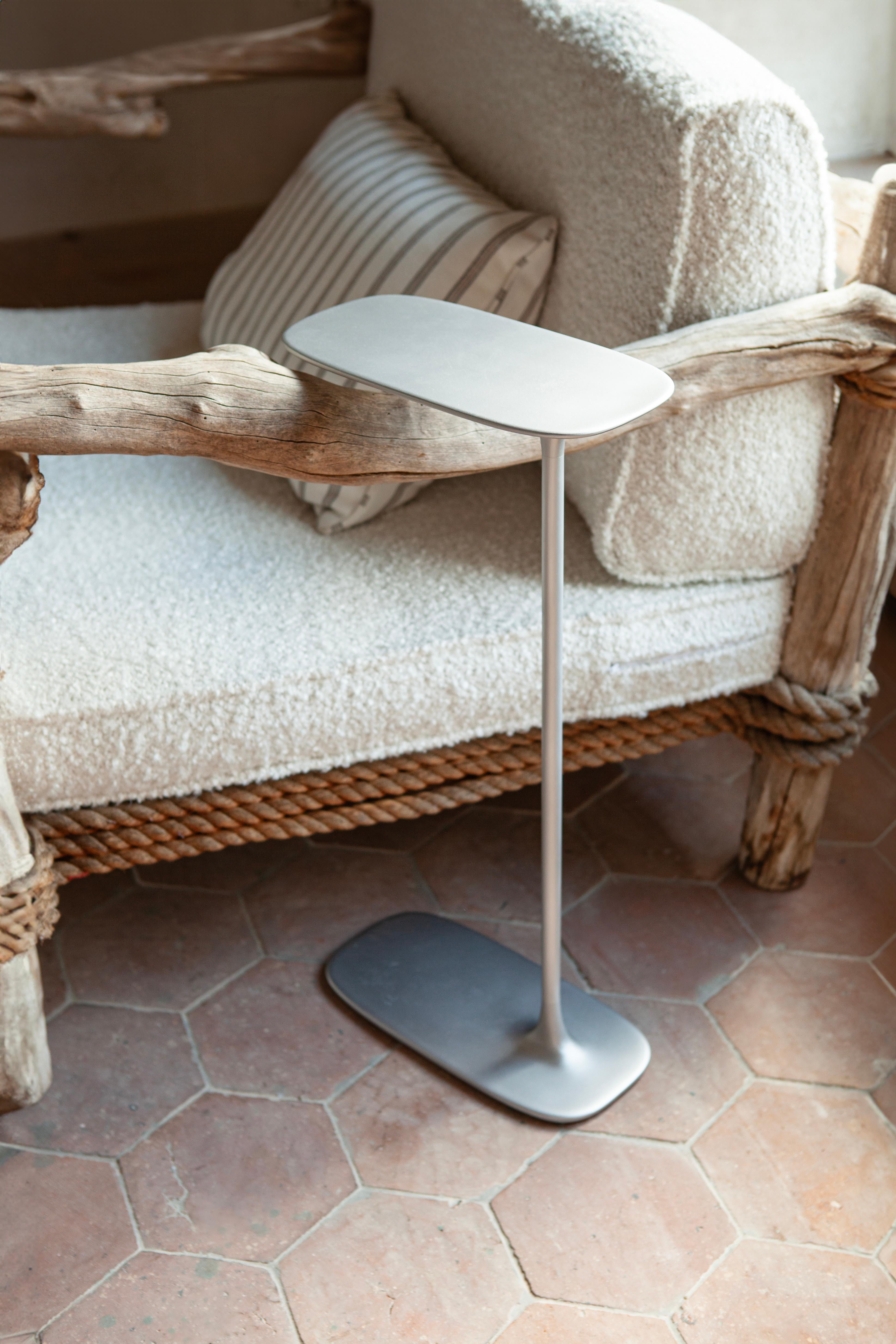 Brossé UNISM - Grande table d'appoint en aluminium brossé en vente