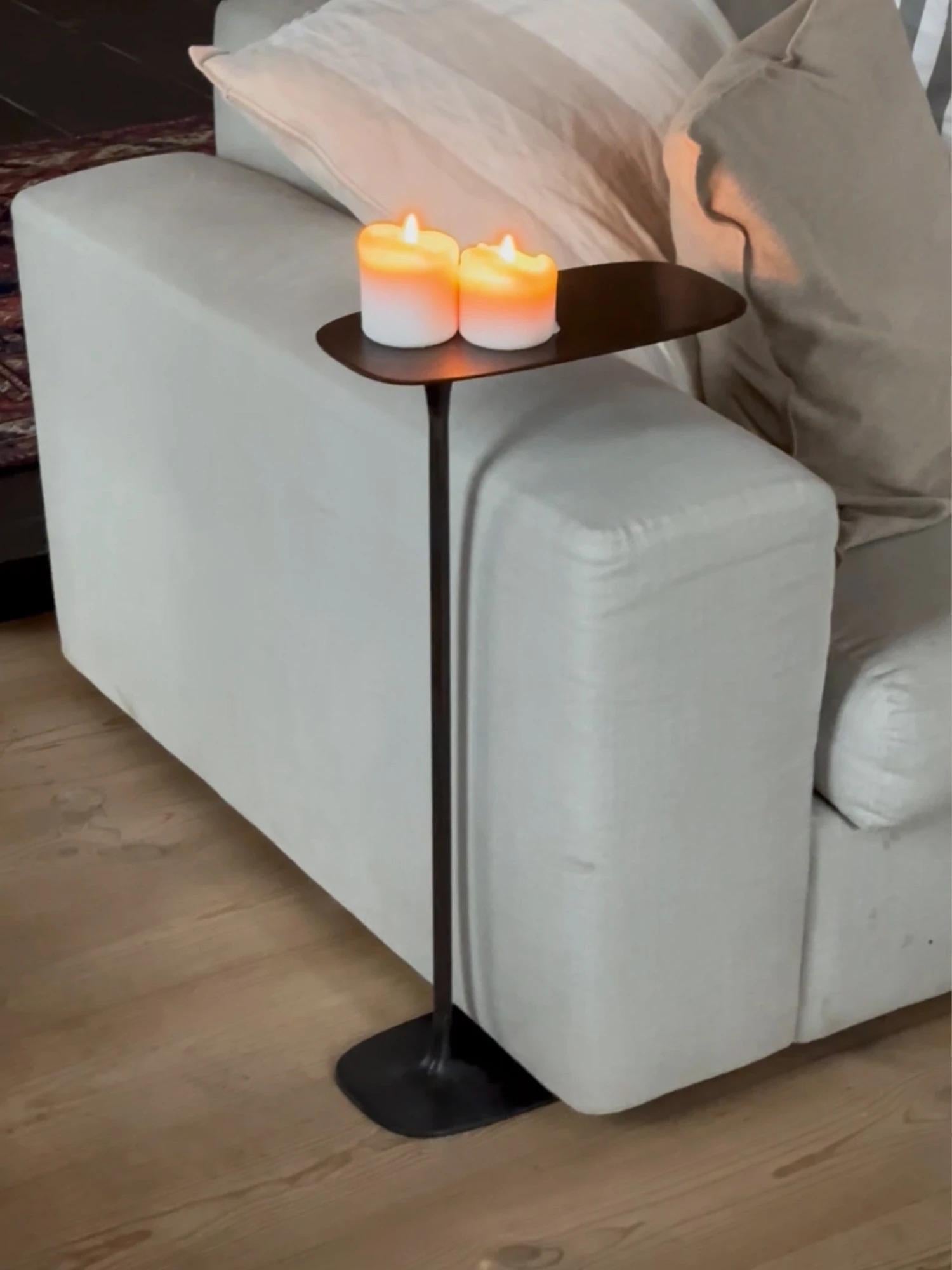 UNISM - mesa auxiliar alta - fundición de aluminio - negro Moderno en venta
