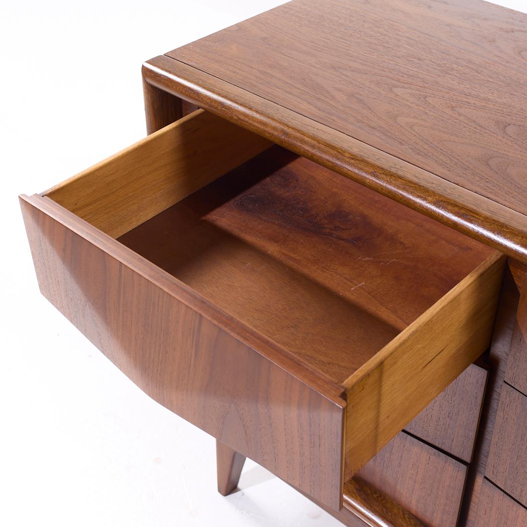 20th Century United Diamond Mid Century Walnut Lowboy Dresser For Sale