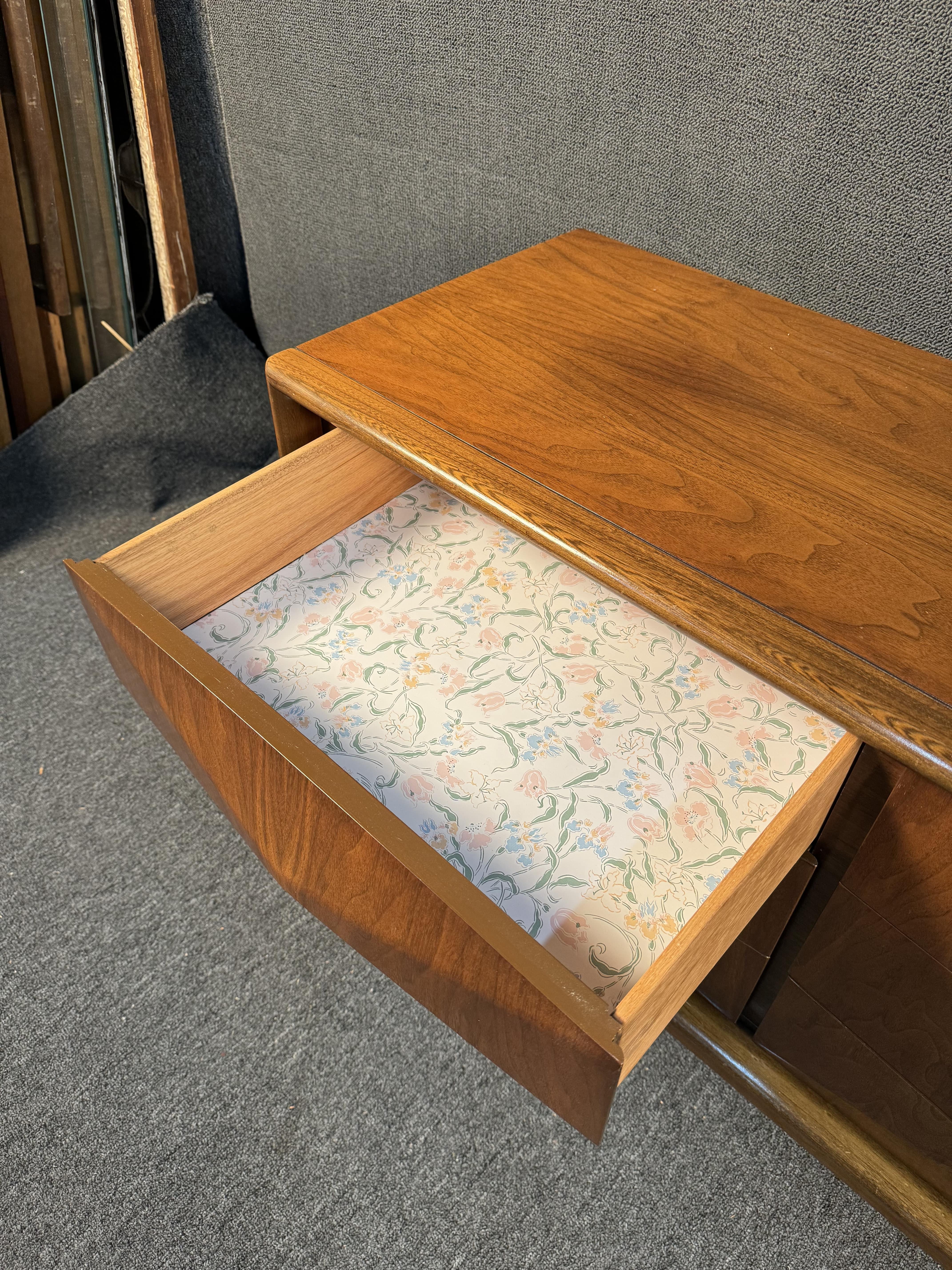 United Furniture Diamond Front Walnut Dresser & Table For Sale 2