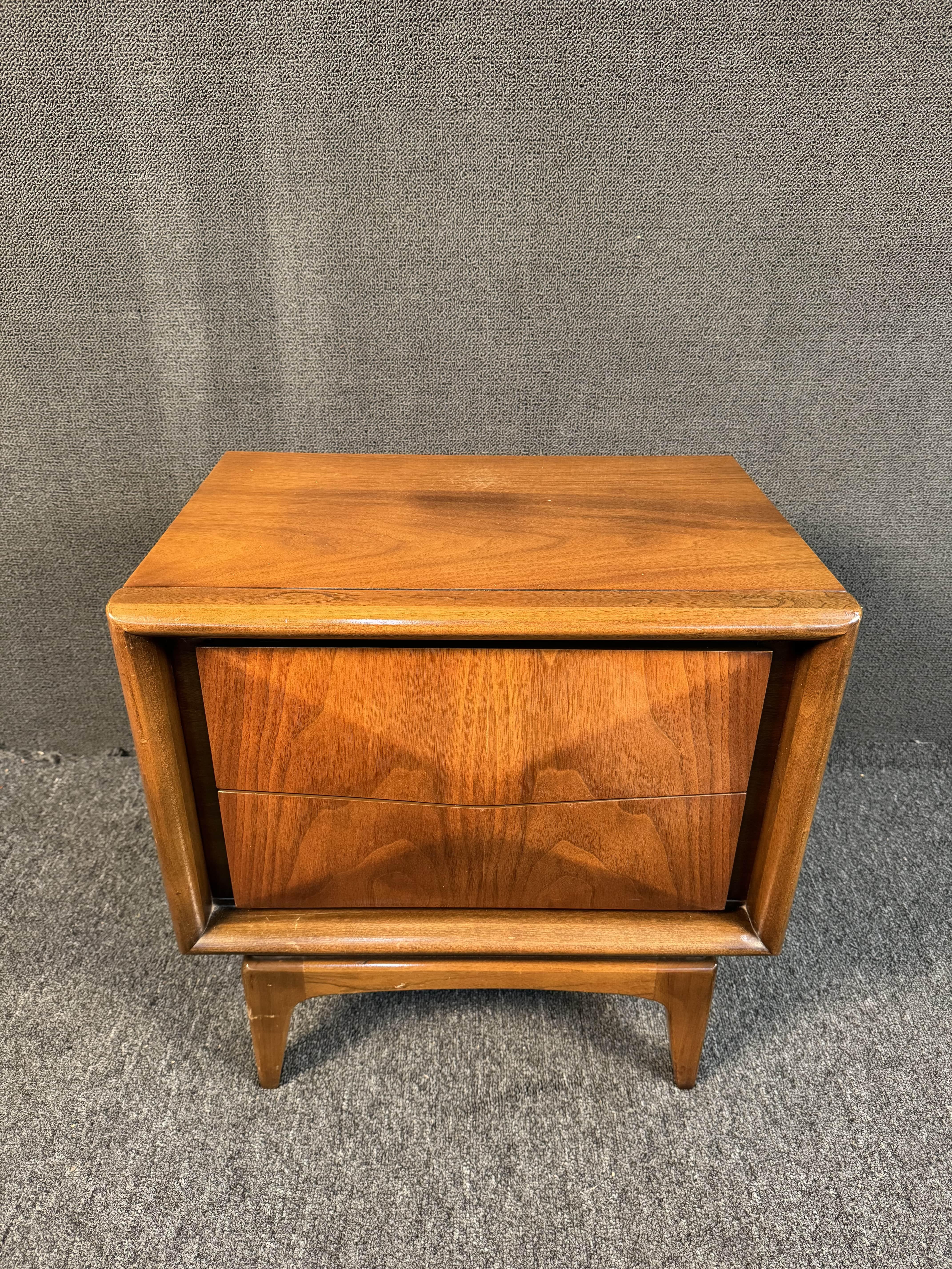 United Furniture Diamond Front Walnut Dresser & Table For Sale 5