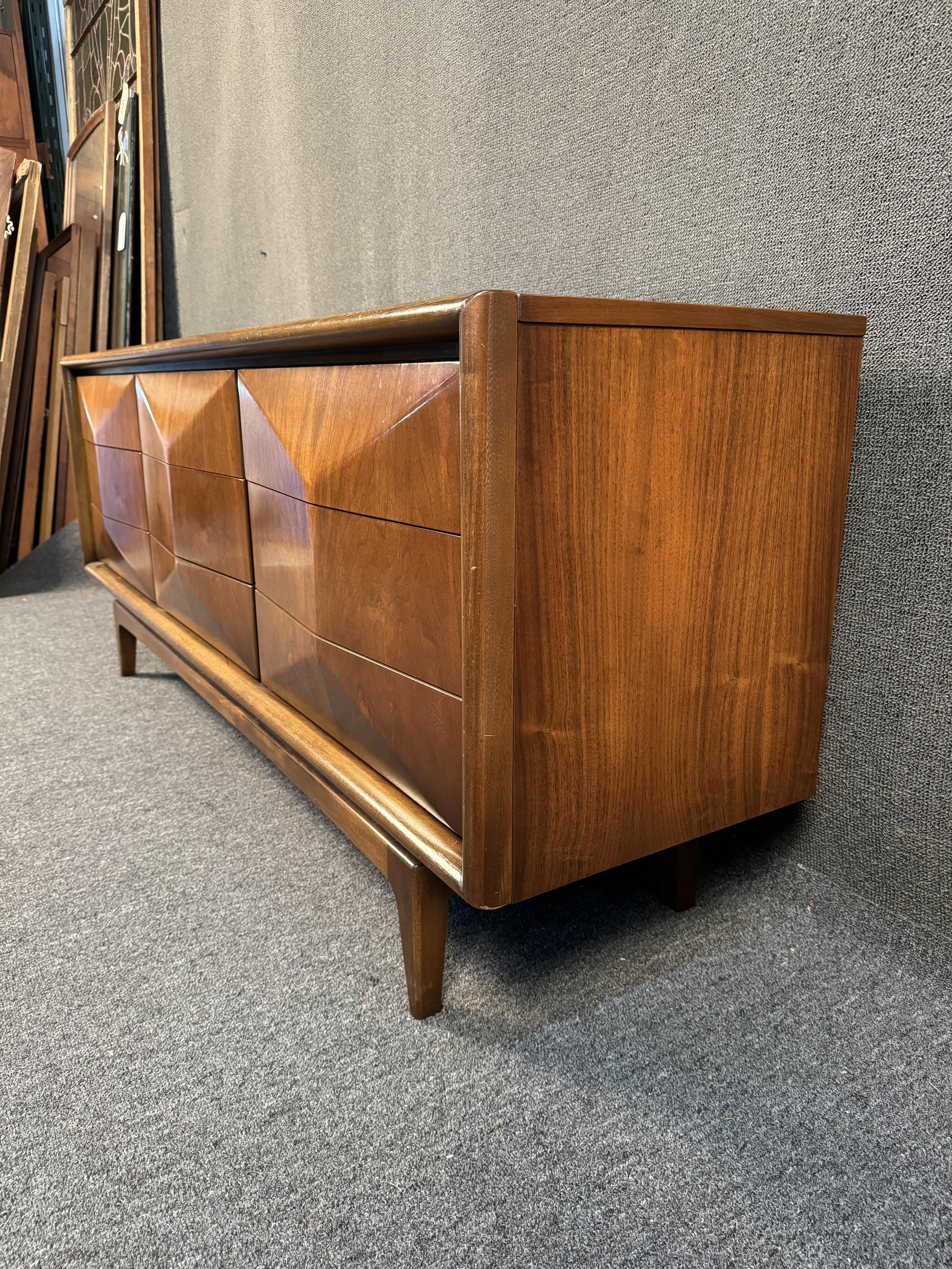 united furniture corporation bedroom set