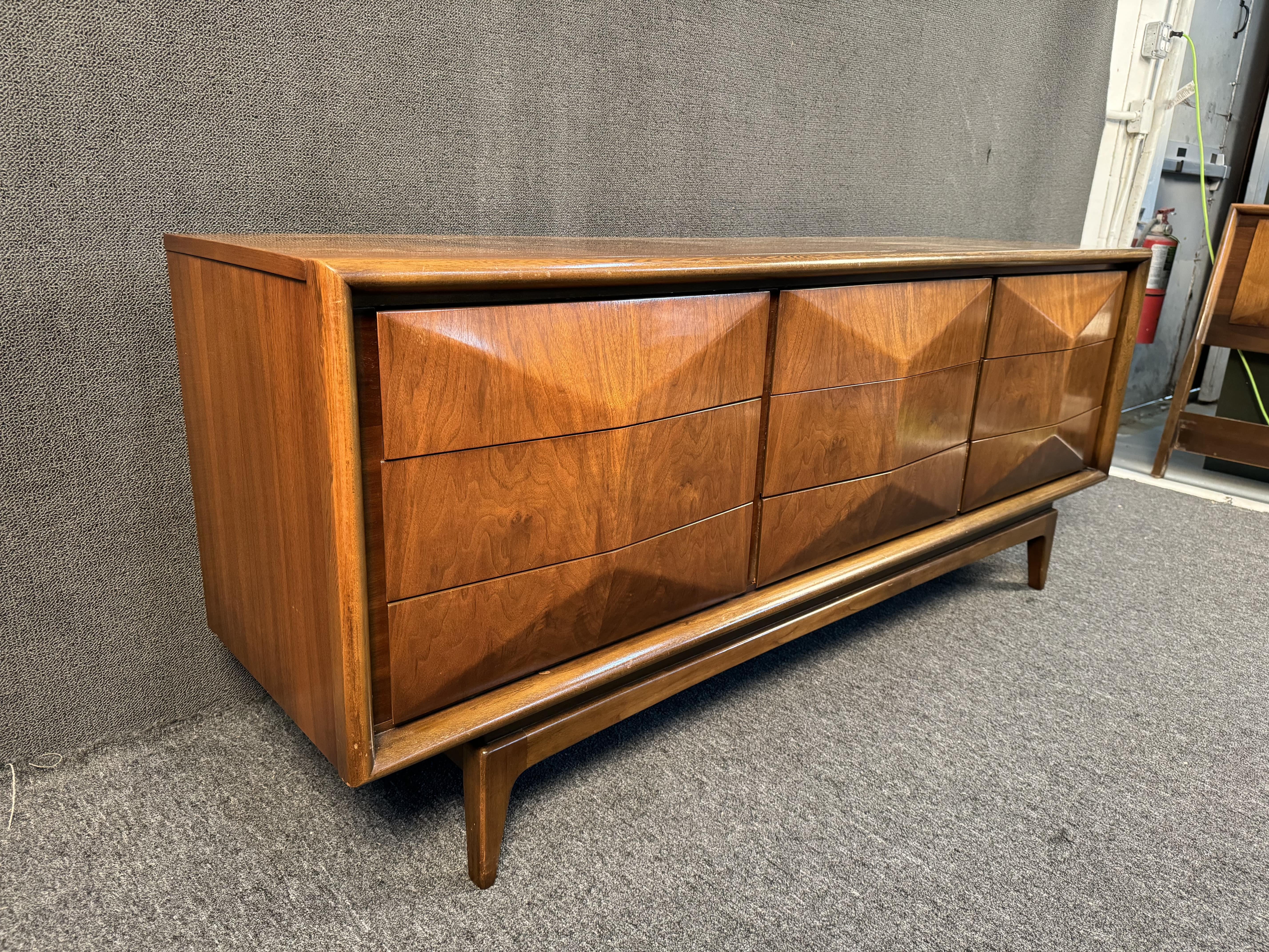 American United Furniture Diamond Front Walnut Dresser & Table For Sale