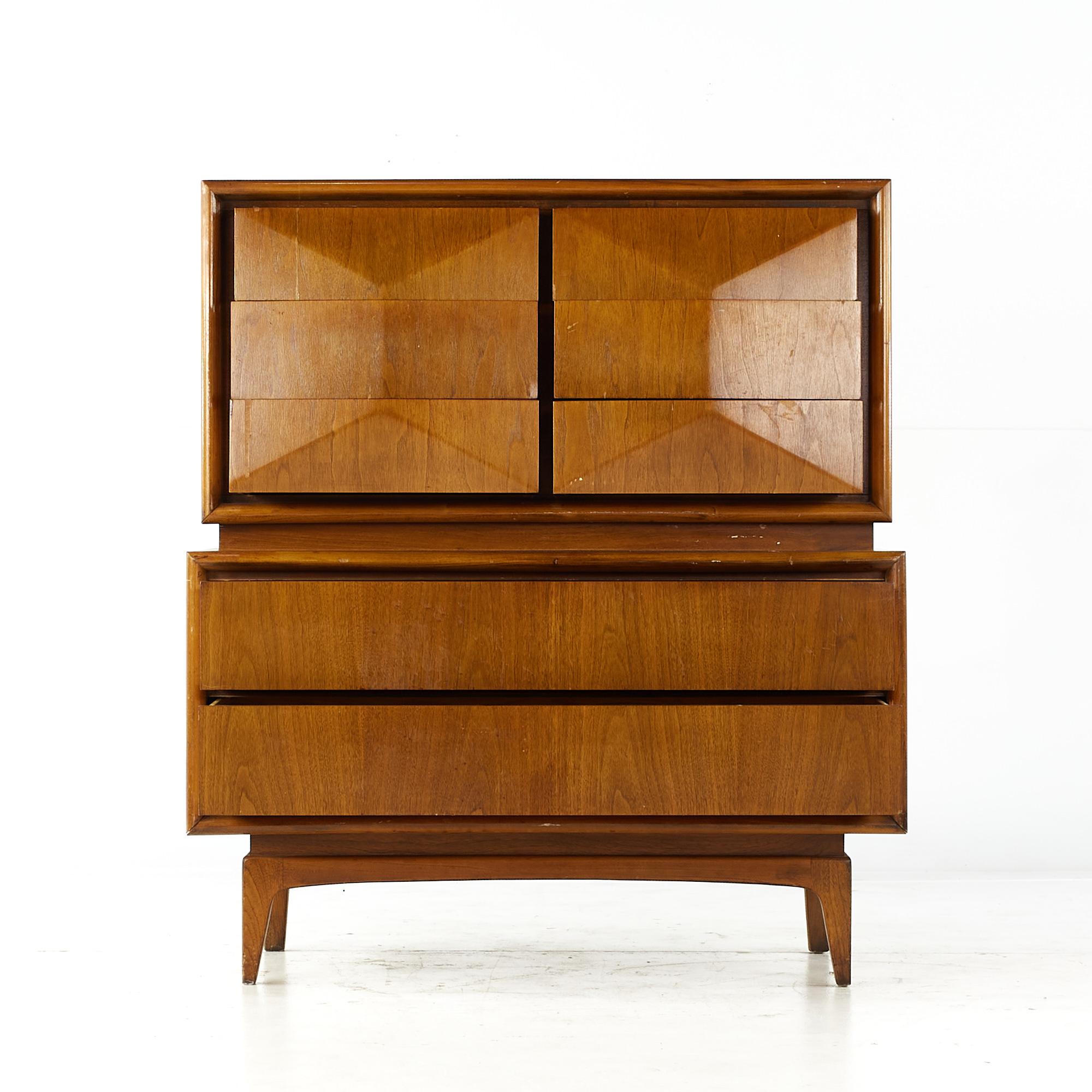 Late 20th Century United Furniture Diamond Mid Century Walnut Highboy Dresser For Sale