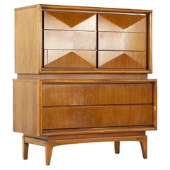 United Furniture Diamond Dresser Highboy Mid Century en noyer