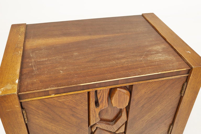Late 20th Century United Furniture Mid Century Brutalist Nightstand For Sale