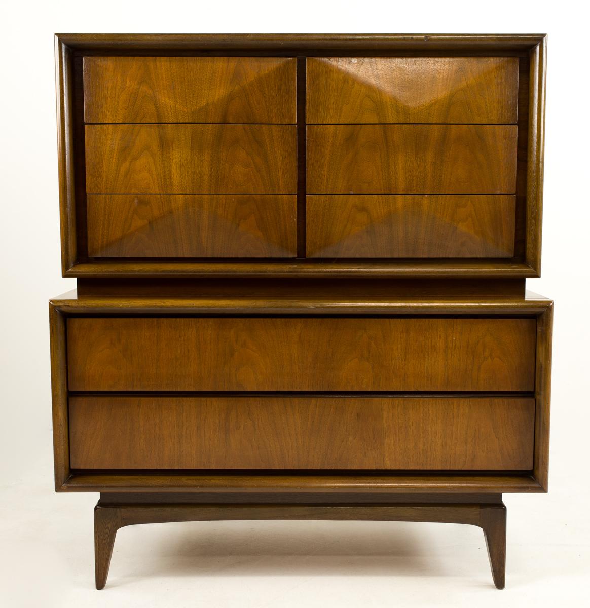 United Furniture mid century diamond highboy dresser

This dresser measures: 44.25 wide x 20 deep x 49.75 inches high

All pieces of furniture can be had in what we call restored vintage condition. That means the piece is restored upon purchase