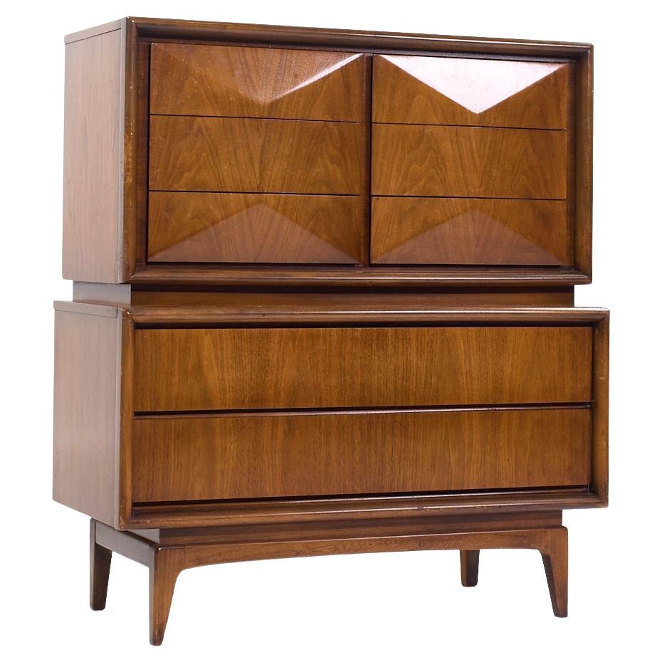 United Furniture Mid Century Diamant Nussbaum Highboy Kommode