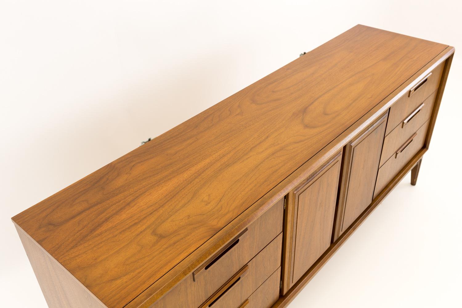 United Furniture Mid Century Lowboy Dresser 2