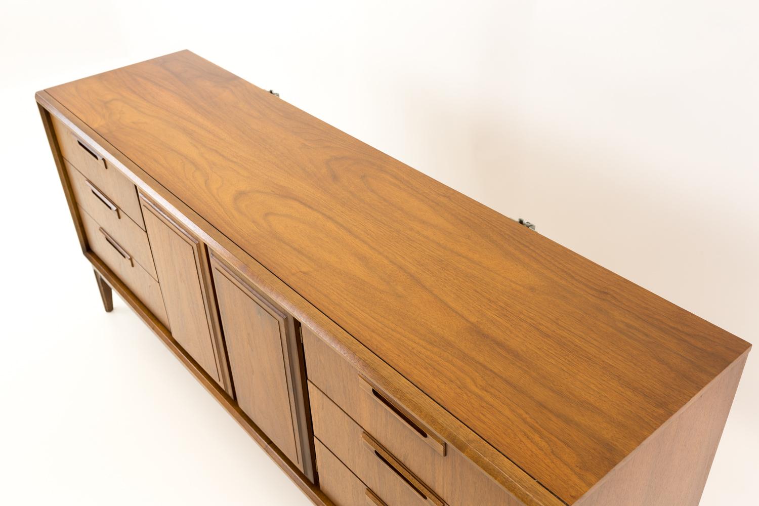 United Furniture Mid Century Lowboy Dresser 3