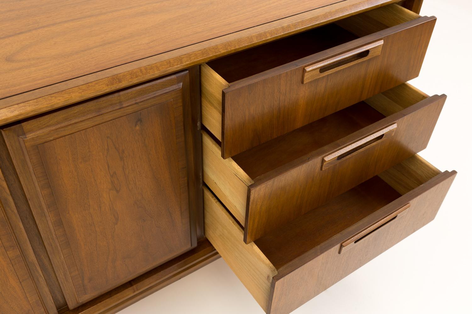 United Furniture Mid Century Lowboy Dresser 1