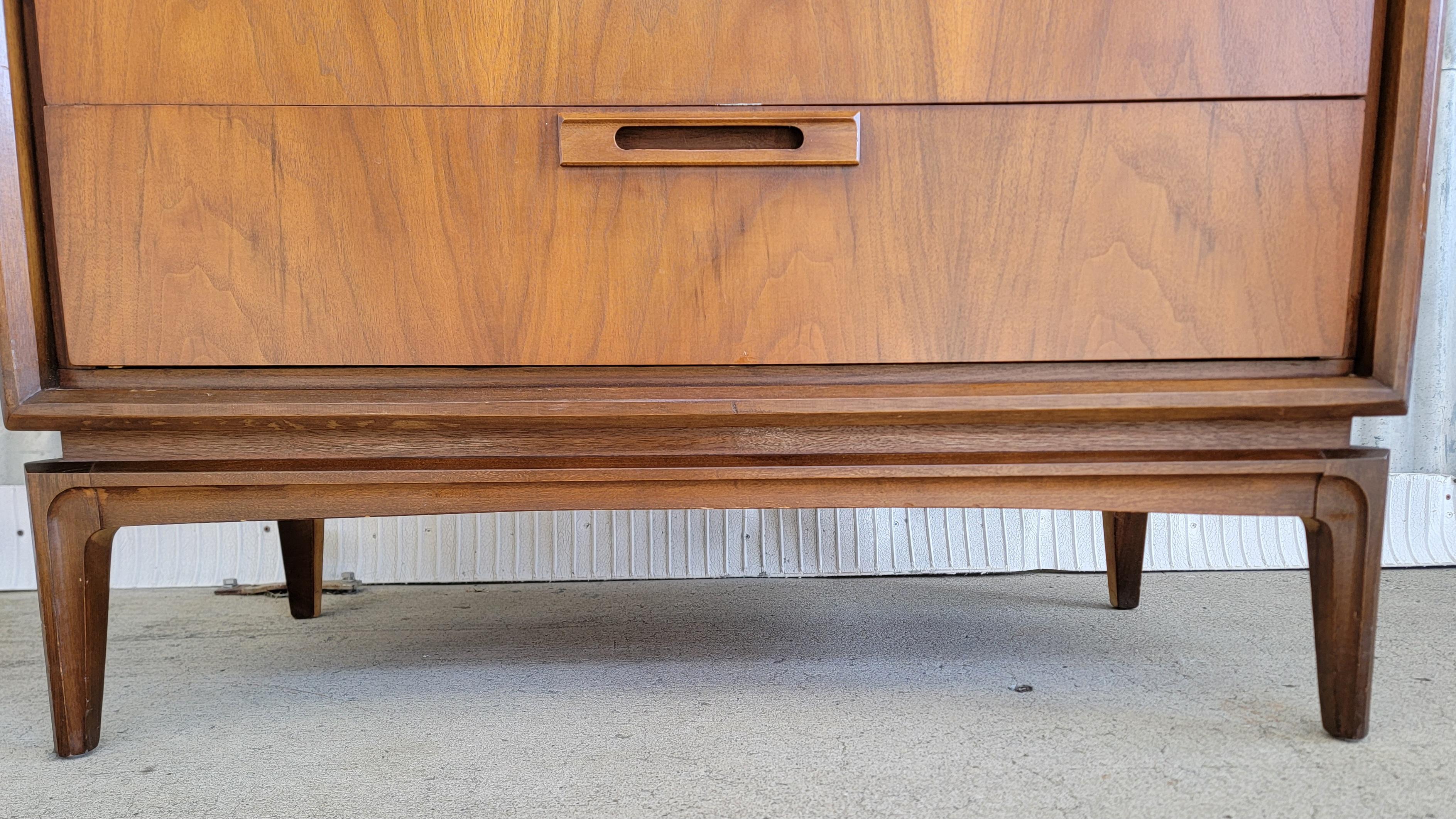 Oak United Furniture Mid-Century Modern Tall Dresser For Sale