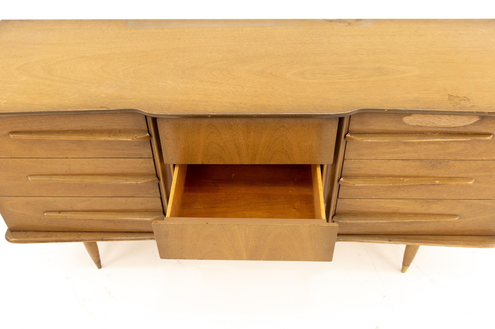 United Furniture Midcentury Walnut 9 Drawer Lowboy Dresser For Sale 2