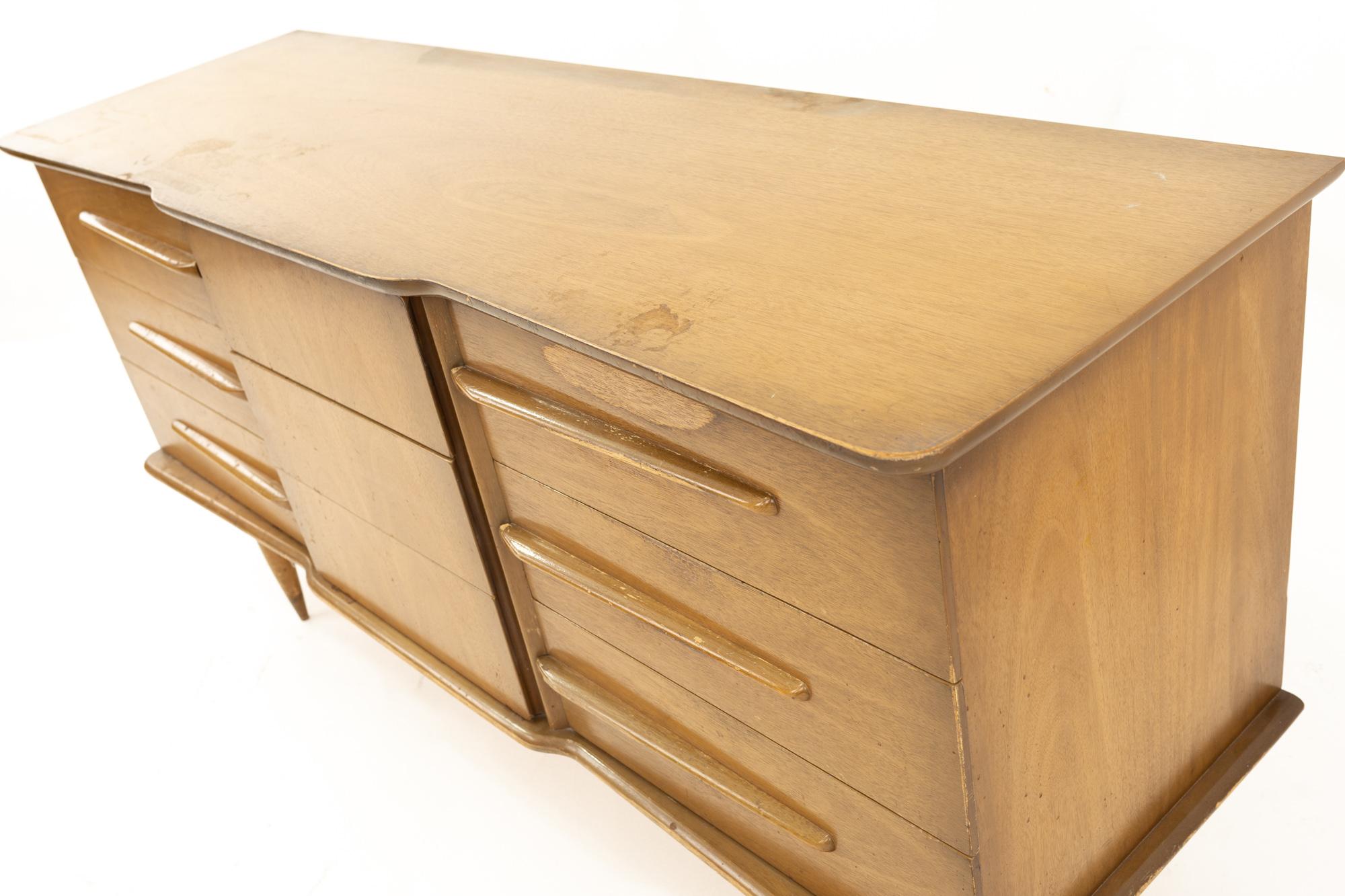Mid-Century Modern United Furniture Midcentury Walnut 9 Drawer Lowboy Dresser For Sale