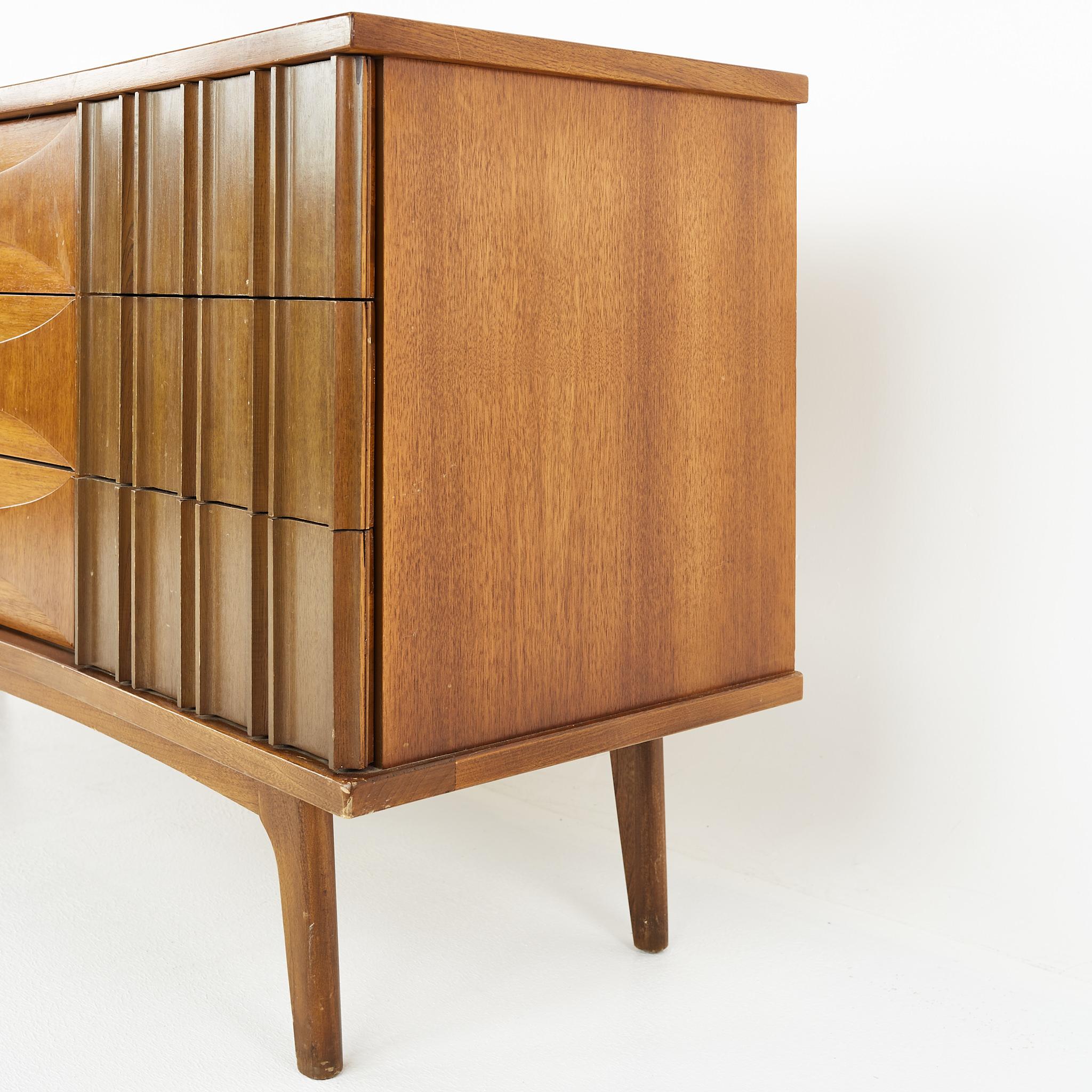 Late 20th Century United Furniture Mid Century Walnut 9 Drawer Credenza Lowboy Dresser