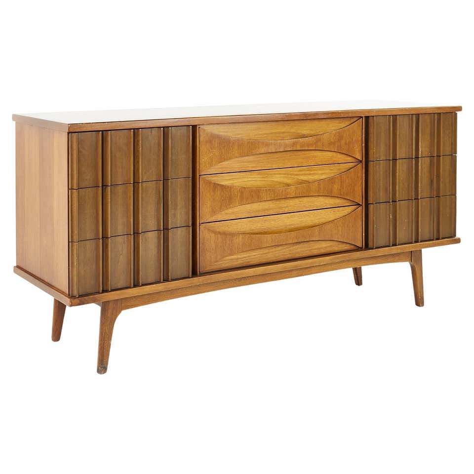 United Furniture Mid Century Walnut 9 Drawer Credenza Lowboy Dresser at