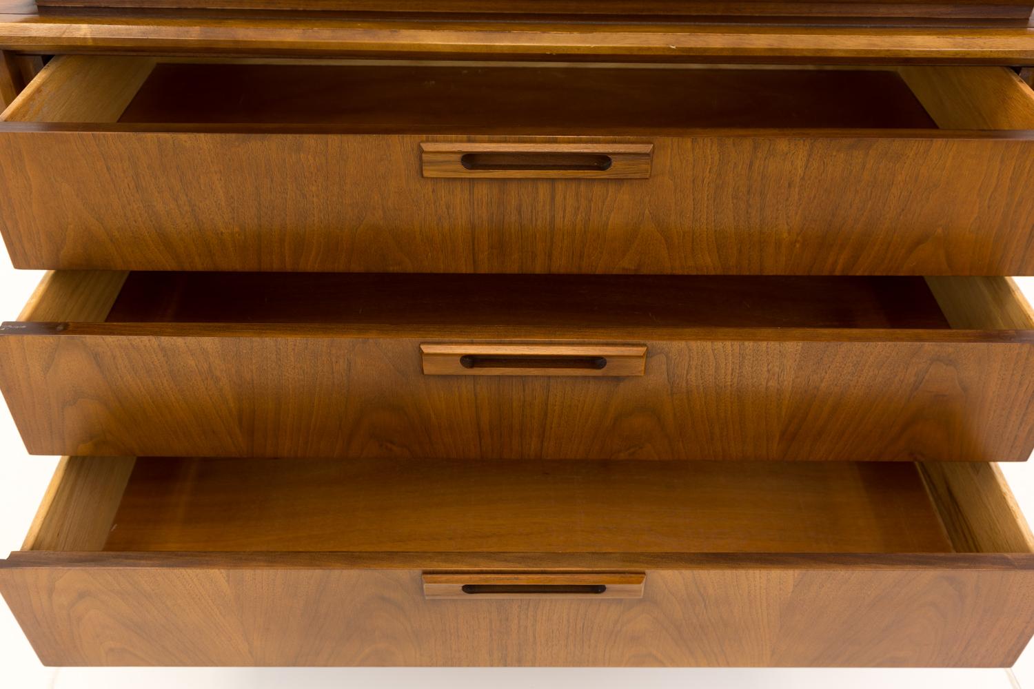 United Furniture Mid Century Walnut Highboy Dresser For Sale 4