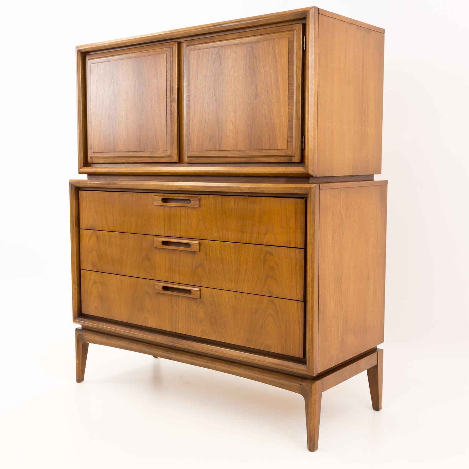 Mid-Century Modern United Furniture Mid Century Walnut Highboy Dresser For Sale
