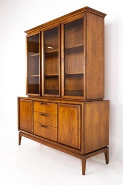 United Furniture Mid Century Walnut Sideboard Credenza Buffet and Hutch